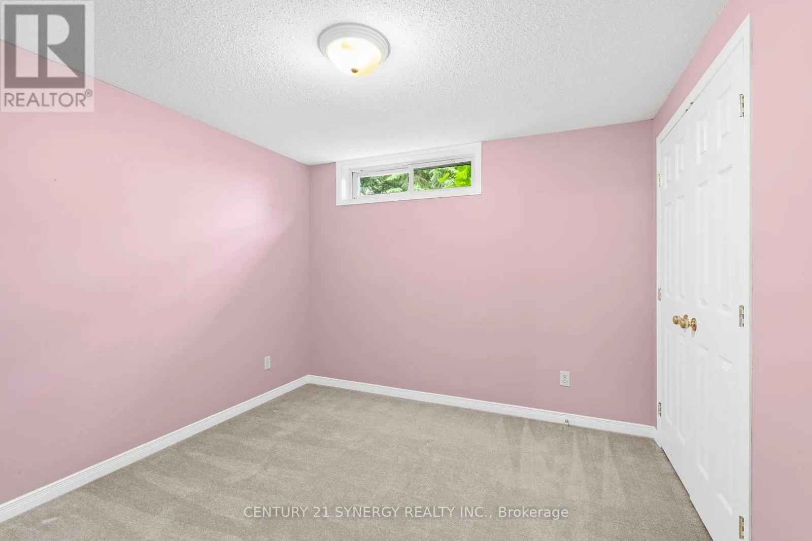 54 DR GORDON CRESCENT