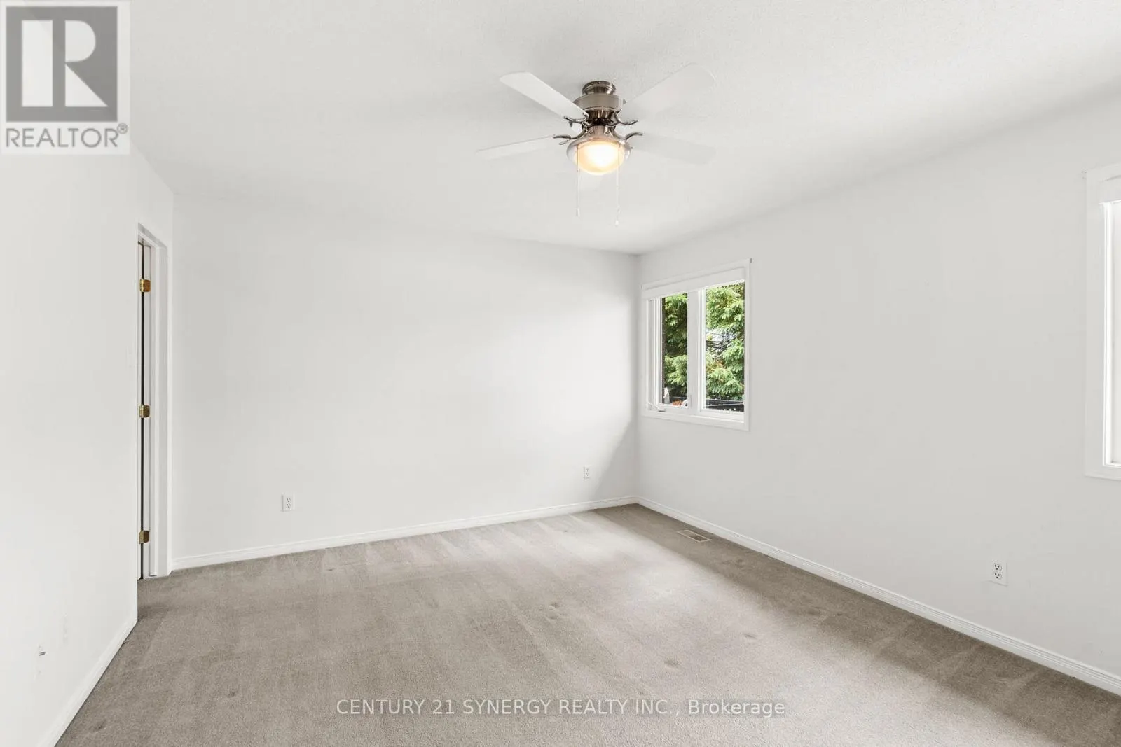 54 DR GORDON CRESCENT