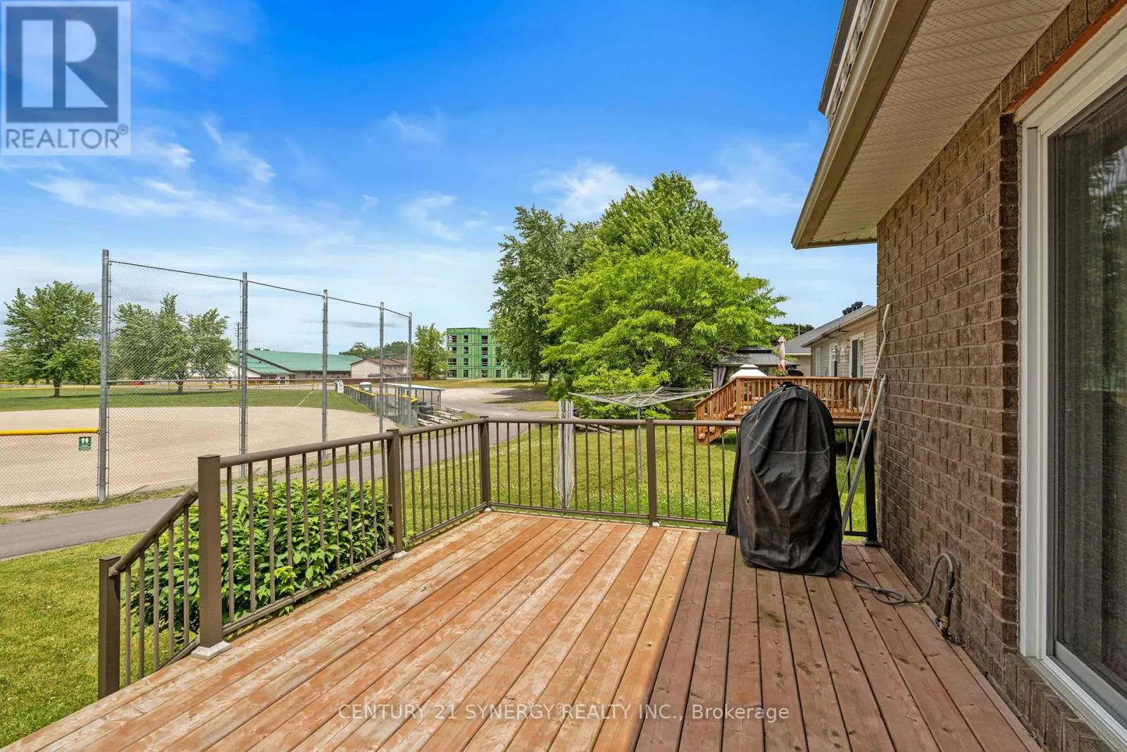 54 DR GORDON CRESCENT