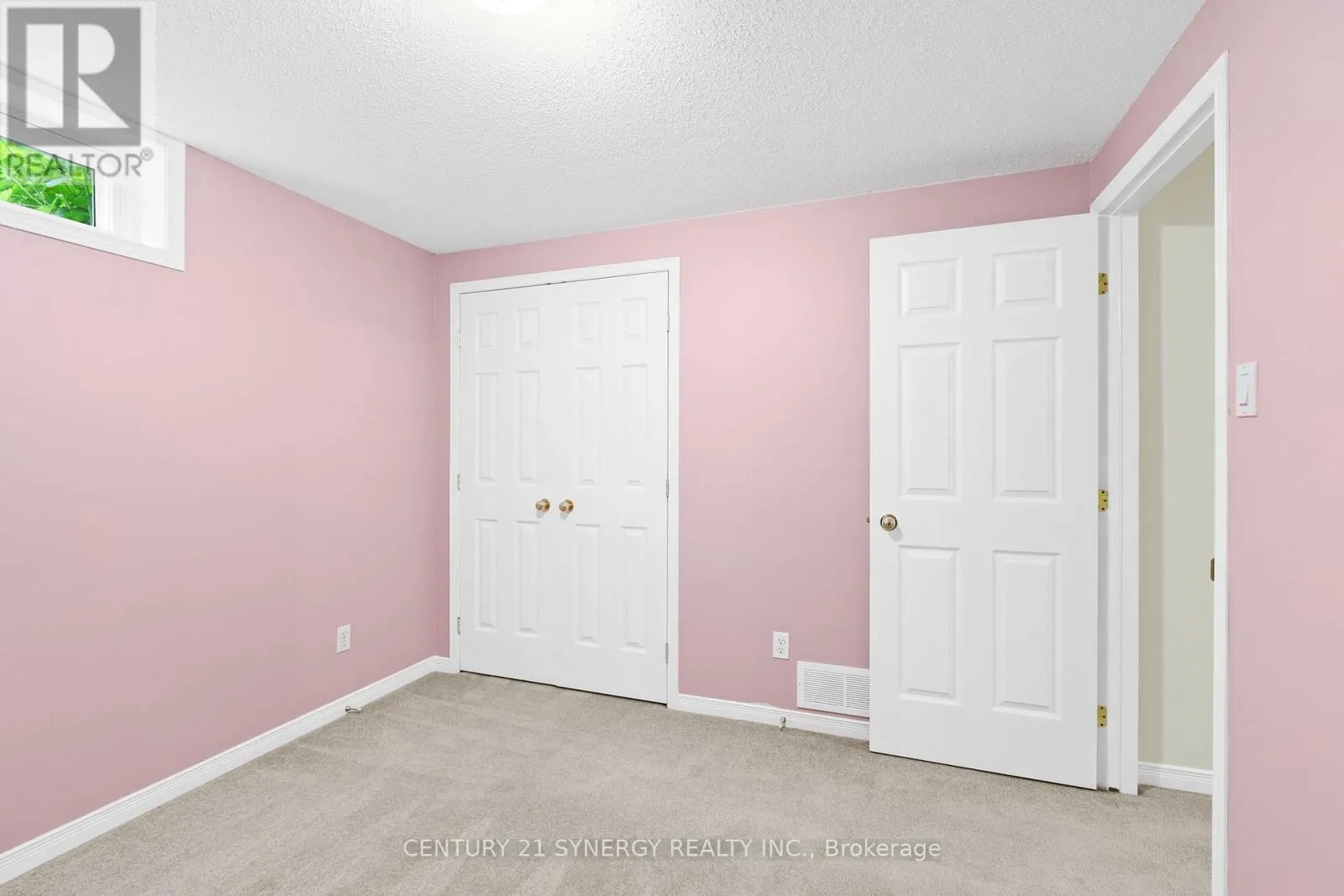 54 DR GORDON CRESCENT