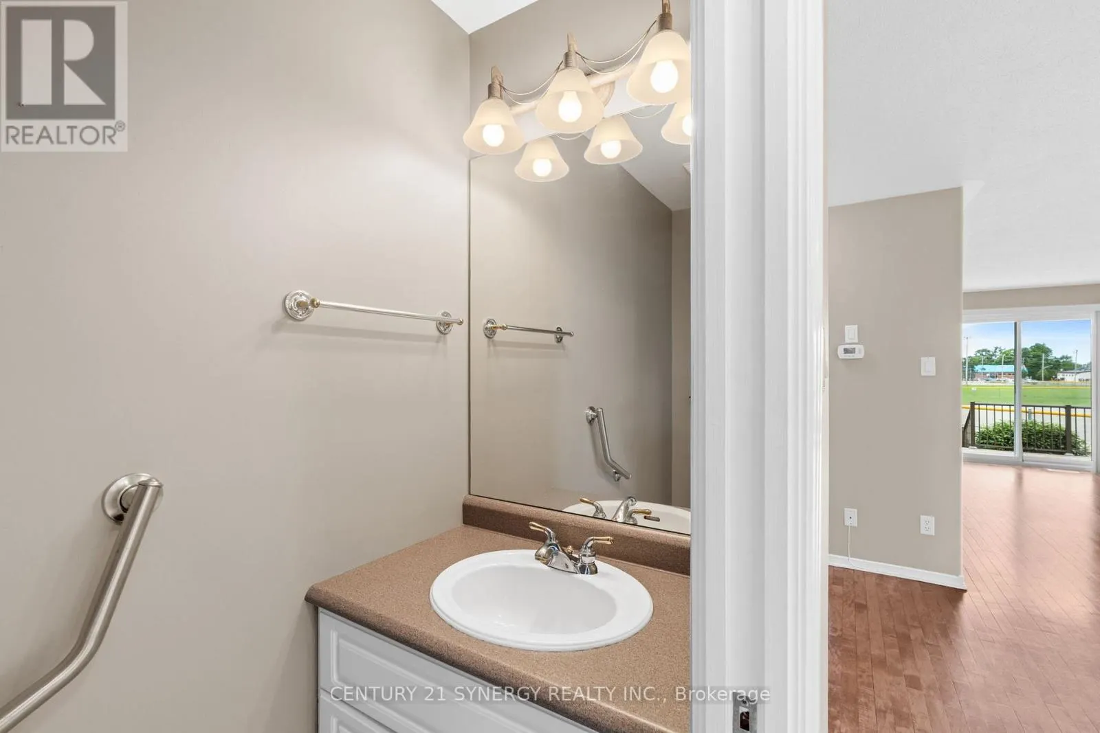 54 DR GORDON CRESCENT