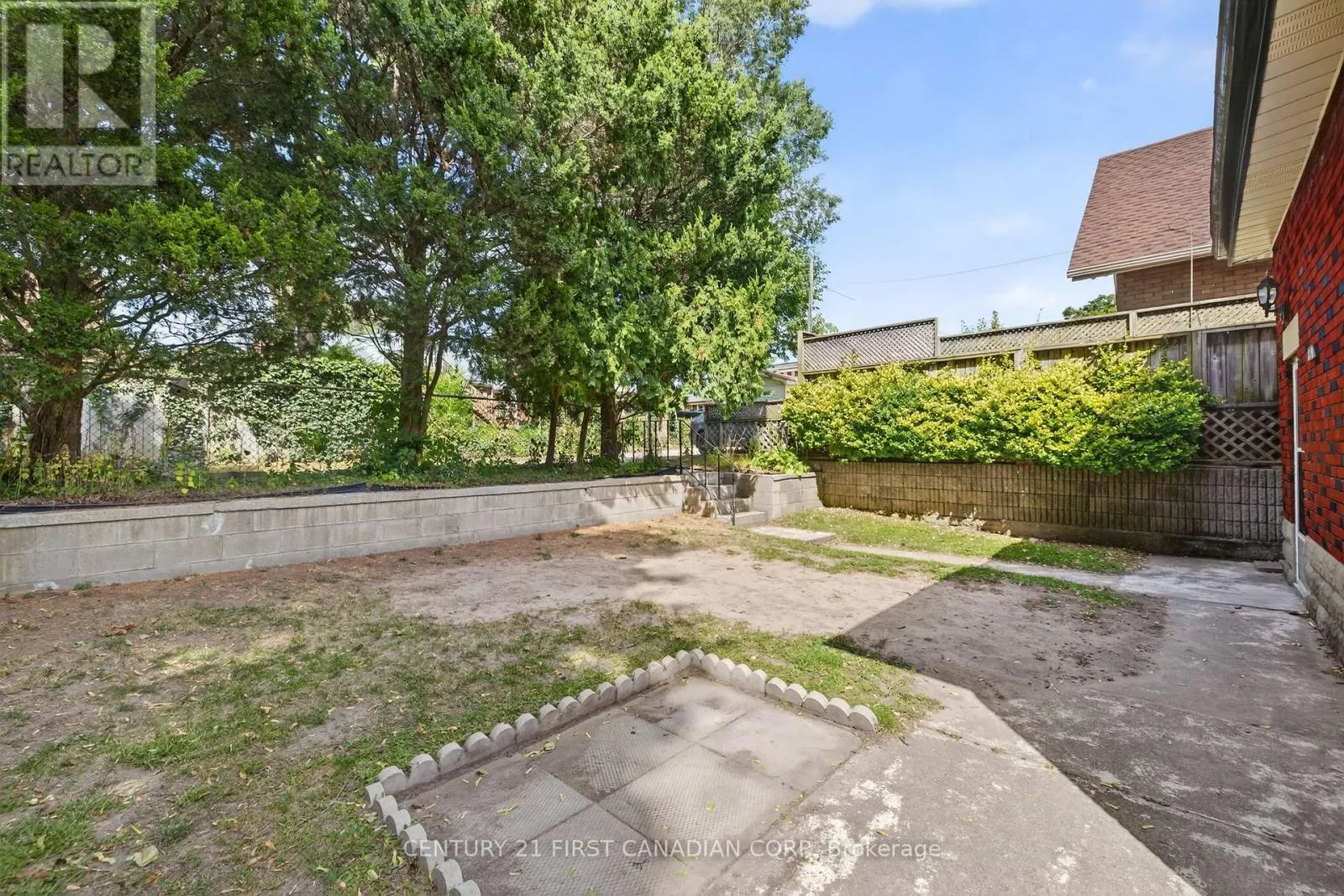 1230 DUNDAS STREET