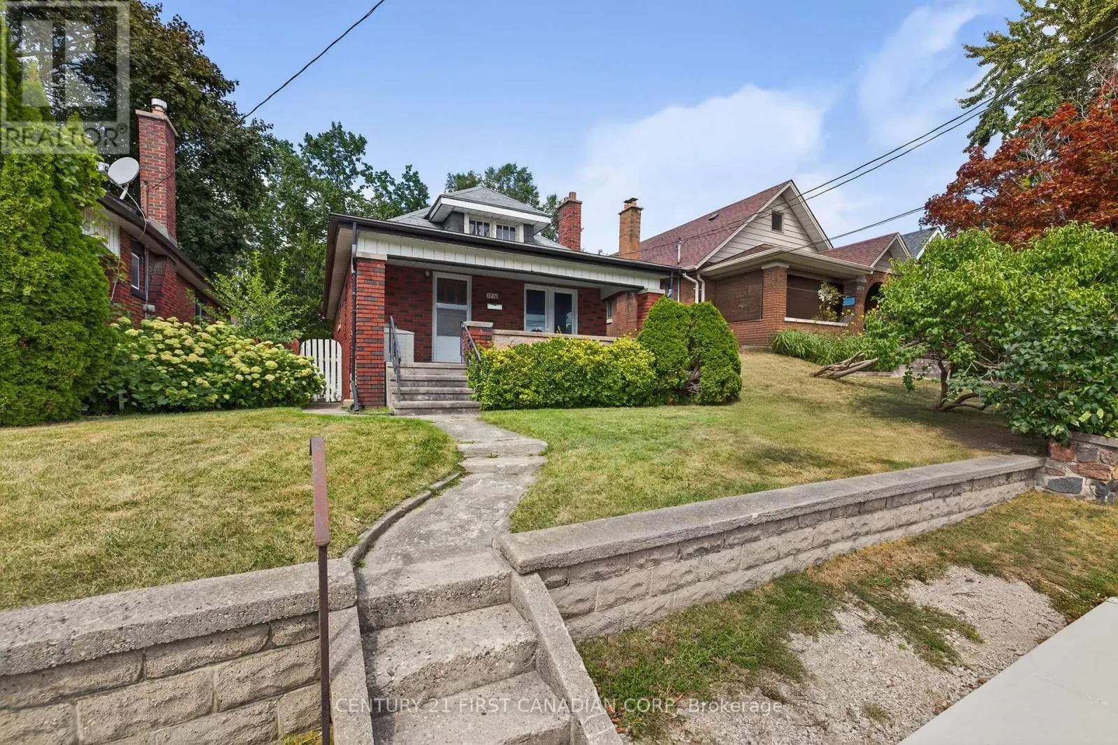 1230 DUNDAS STREET