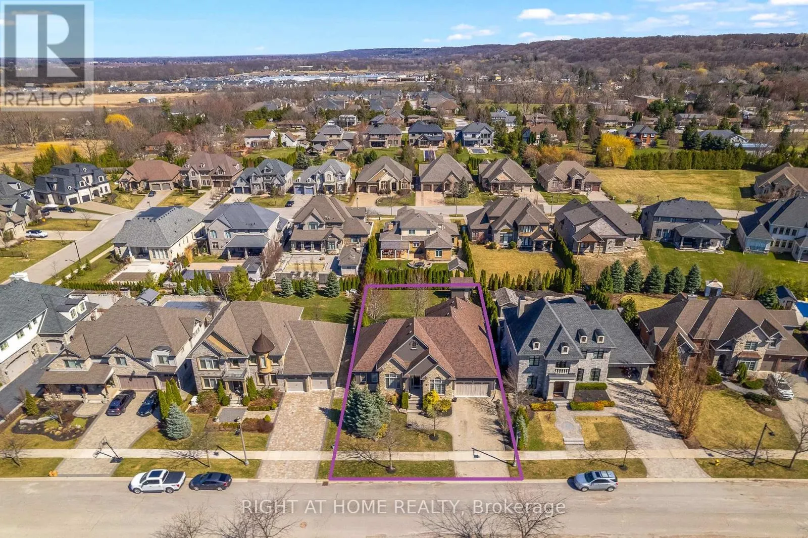 7 SANDALWOOD CRESCENT