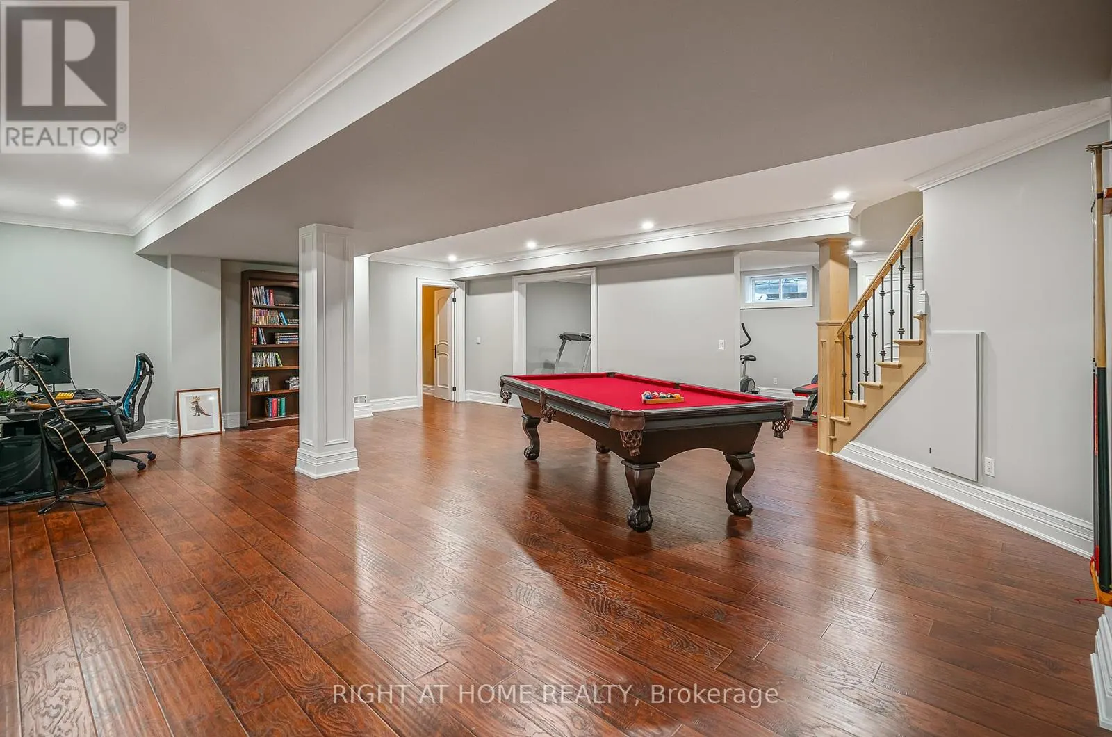 7 SANDALWOOD CRESCENT