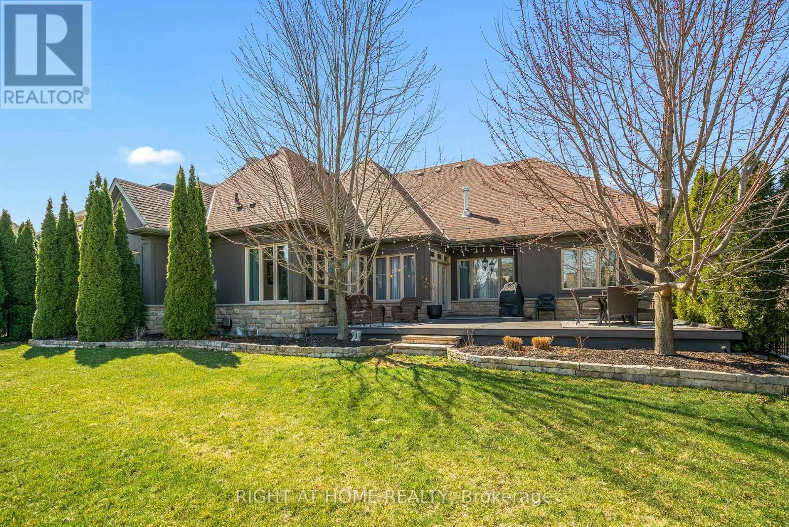 7 SANDALWOOD CRESCENT