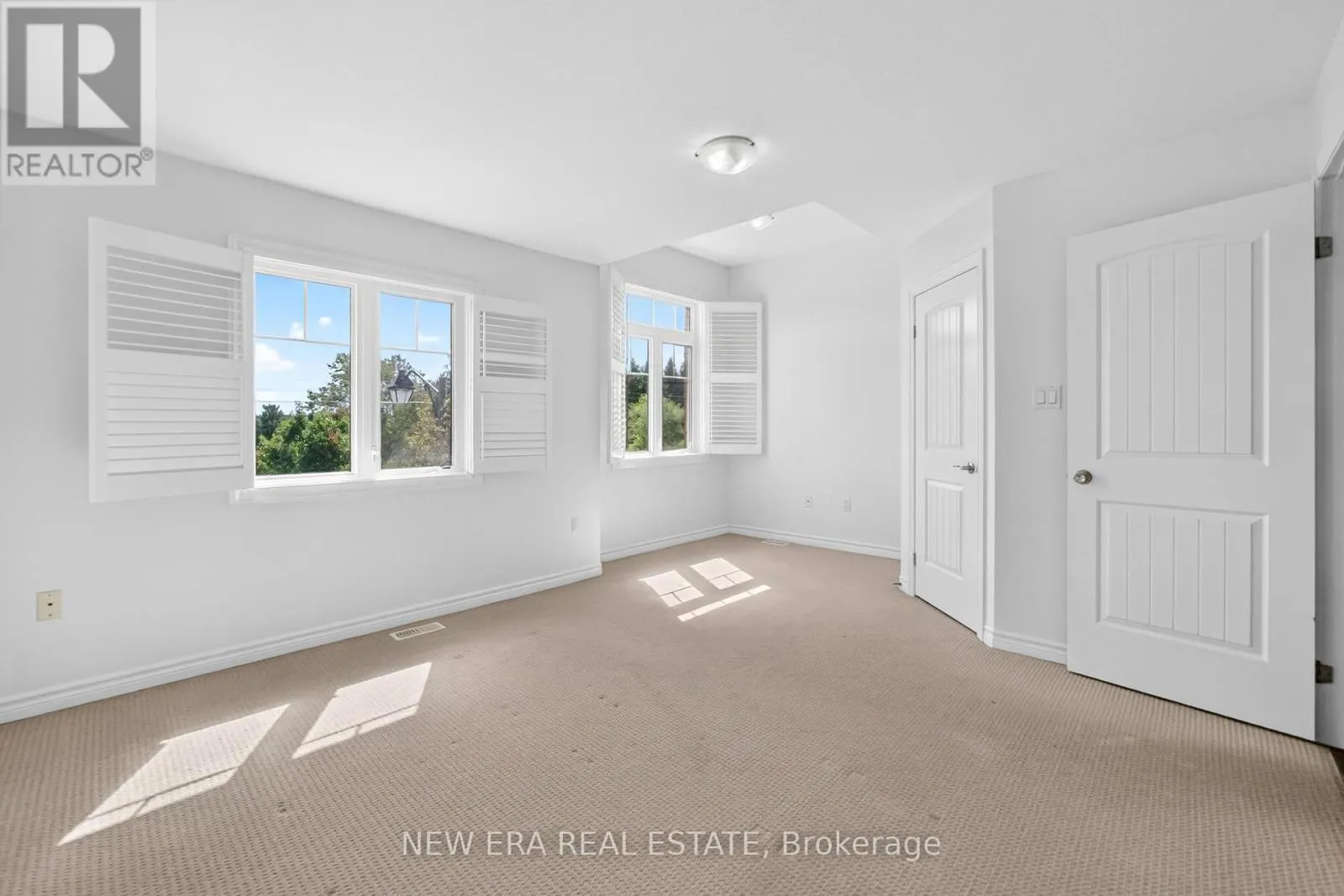 34 ARLINGTON CRESCENT