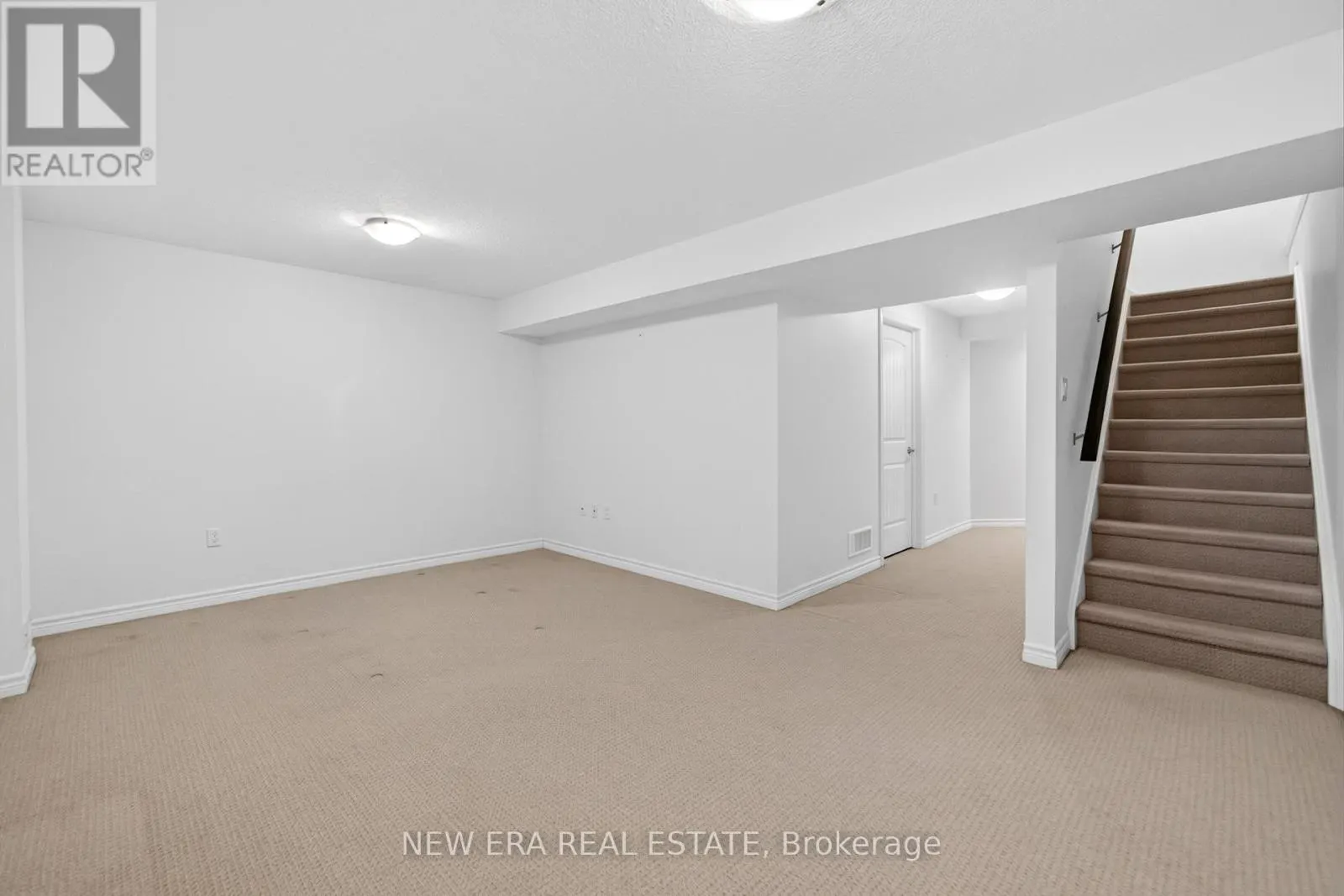 34 ARLINGTON CRESCENT