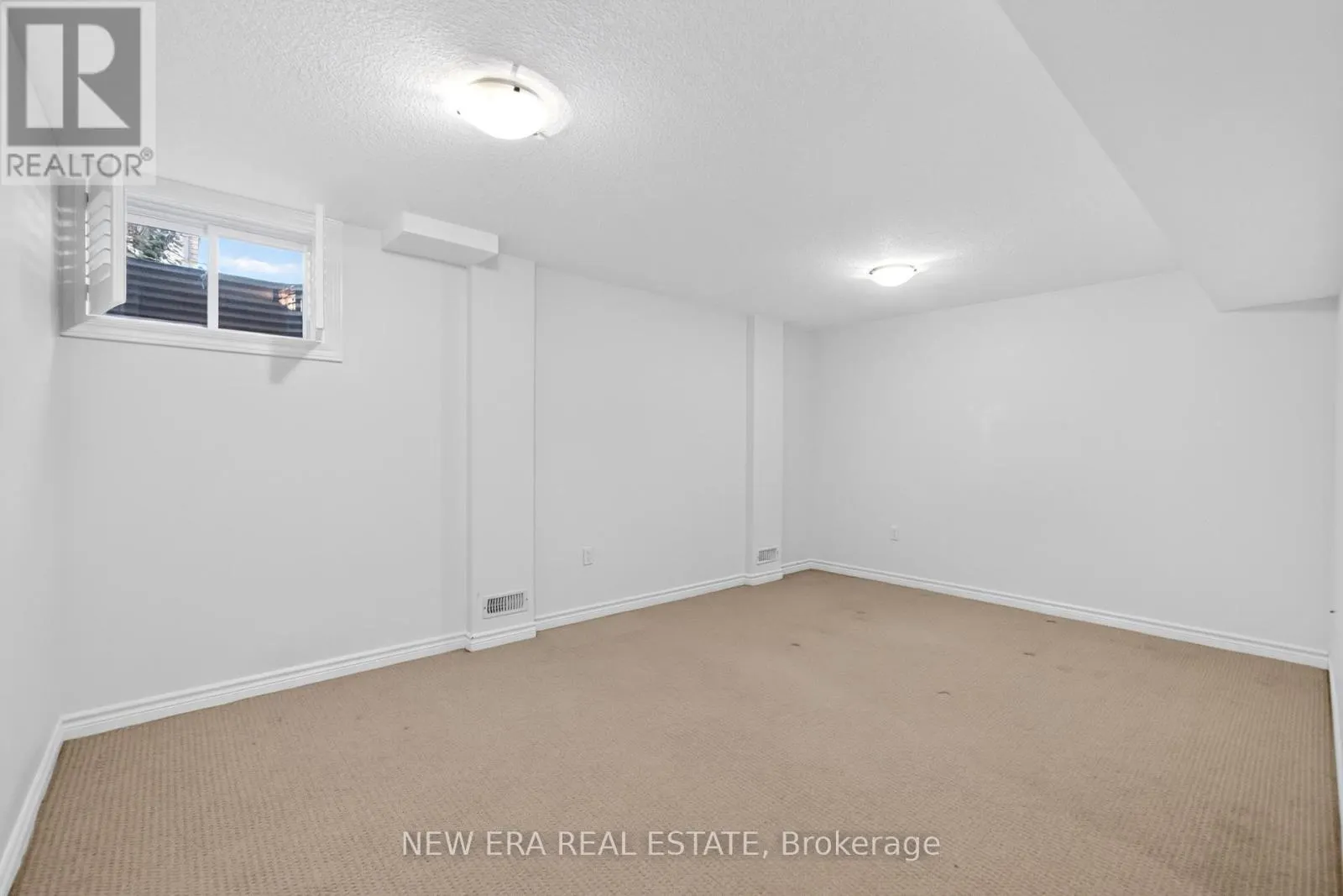 34 ARLINGTON CRESCENT
