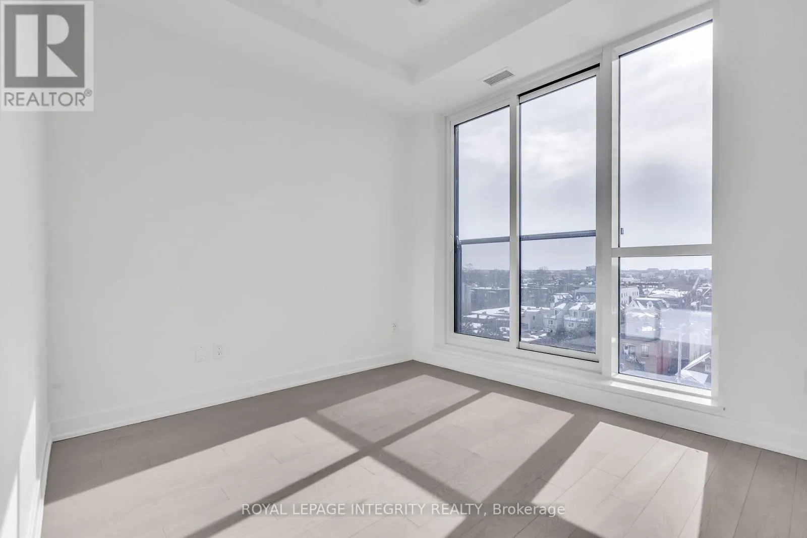 716 - 560 RIDEAU STREET