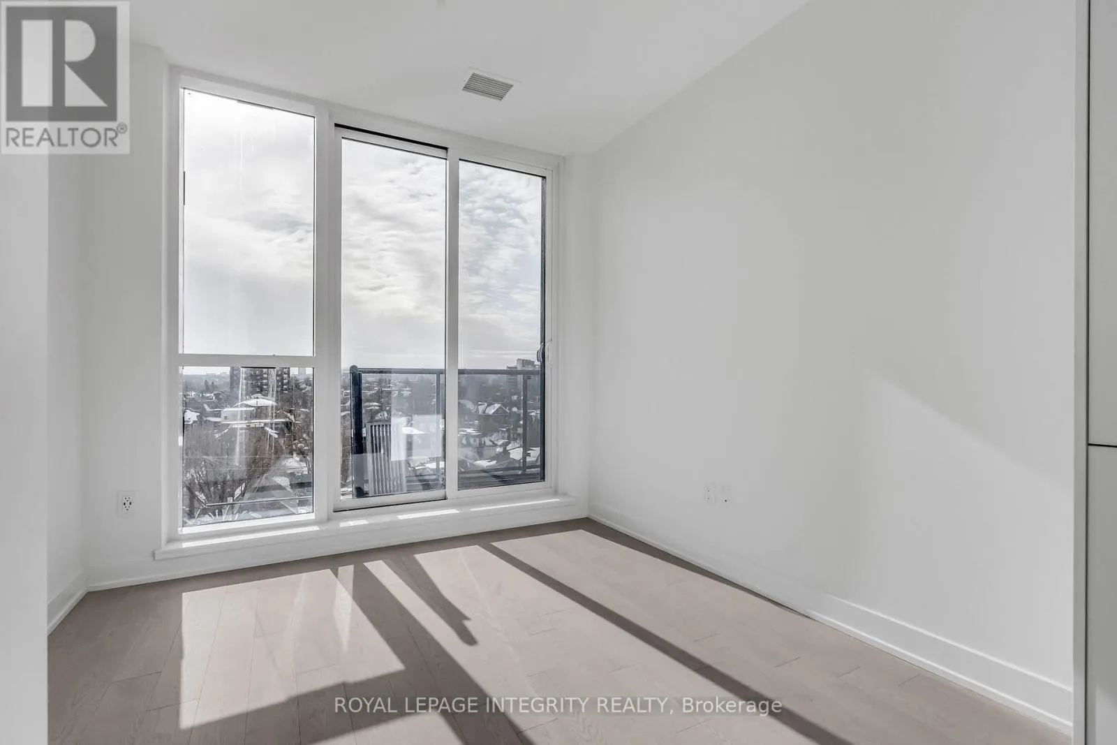 716 - 560 RIDEAU STREET