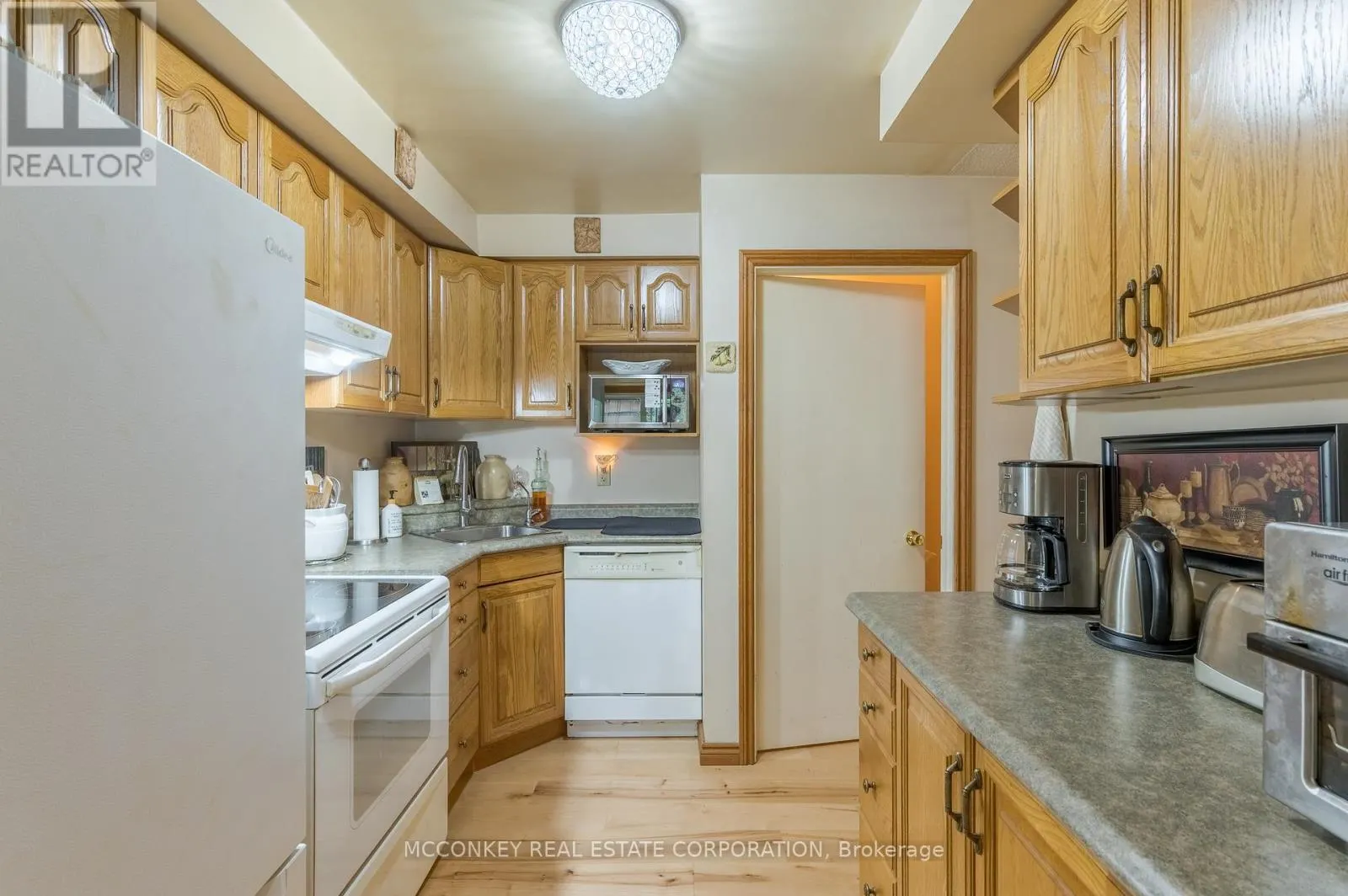 11 - 740 CHAMBERLAIN STREET W, #11