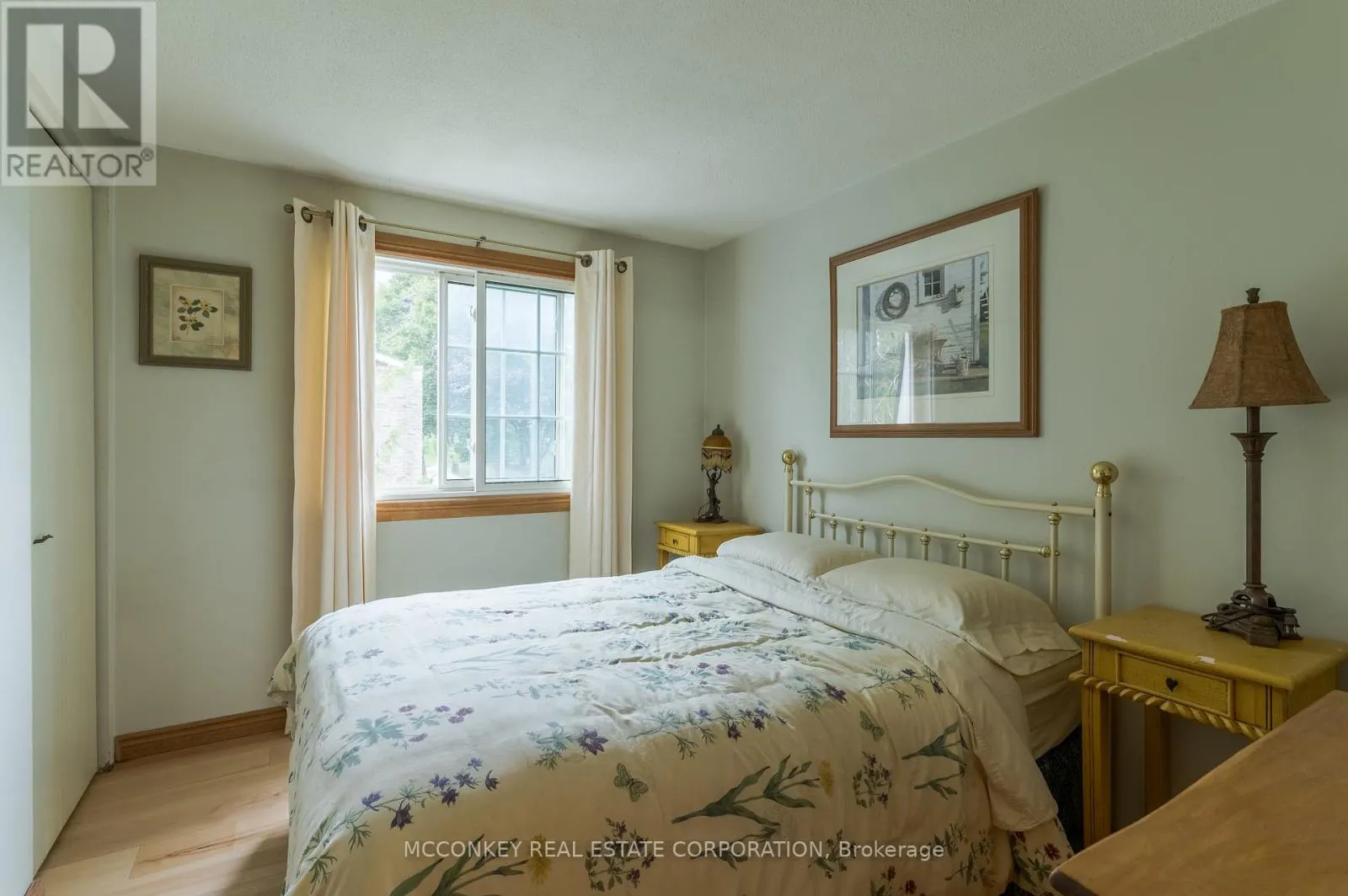 11 - 740 CHAMBERLAIN STREET W, #11