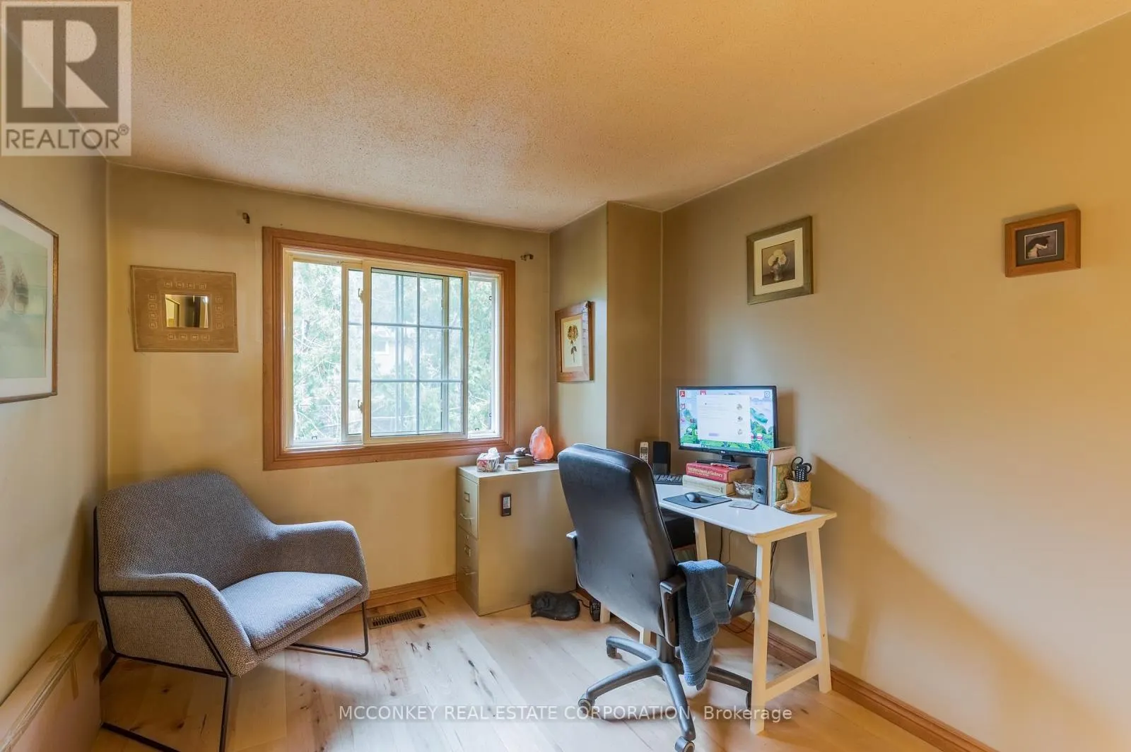 11 - 740 CHAMBERLAIN STREET W, #11