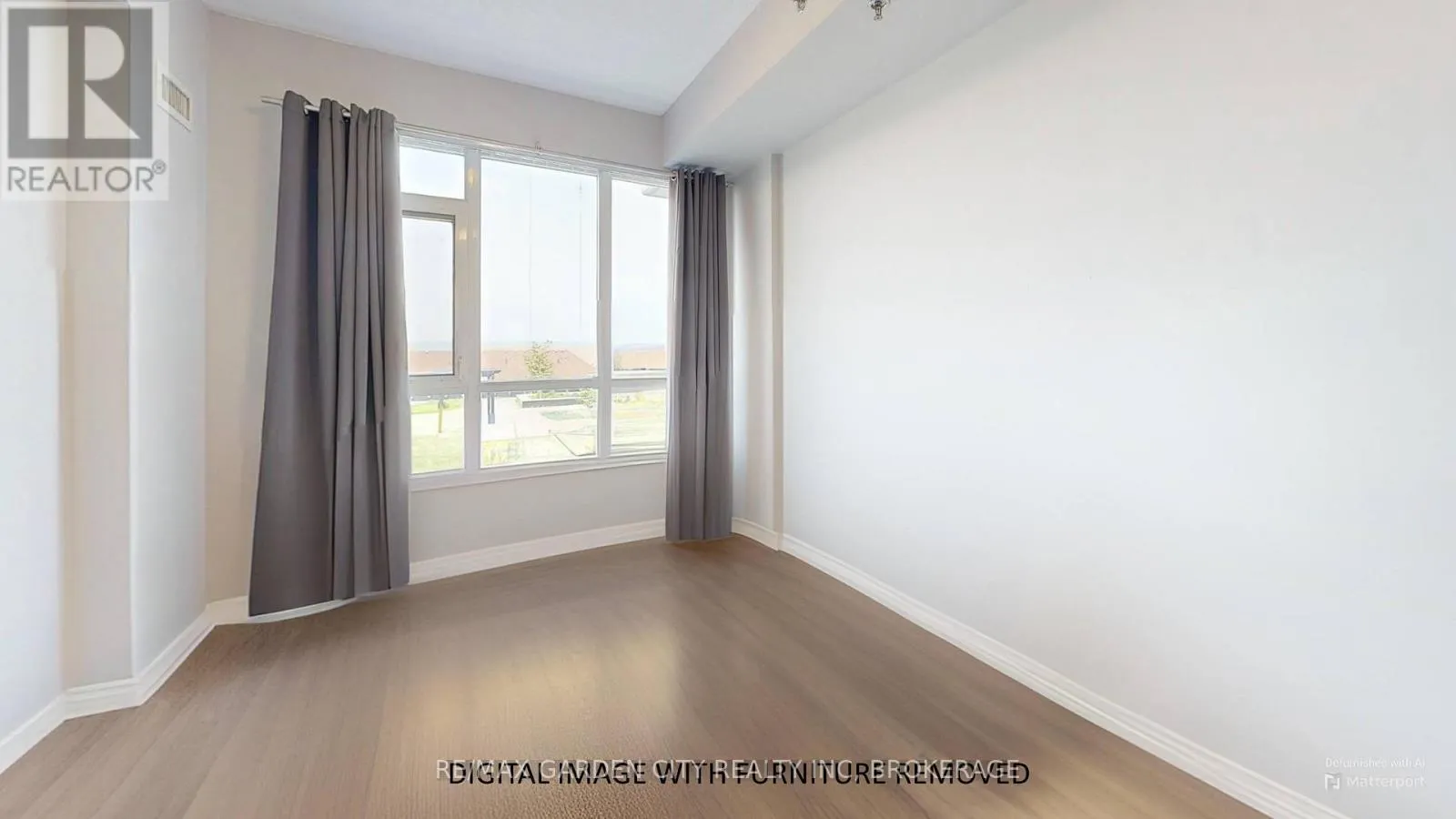 304 - 560 NORTH SERVICE ROAD, #304