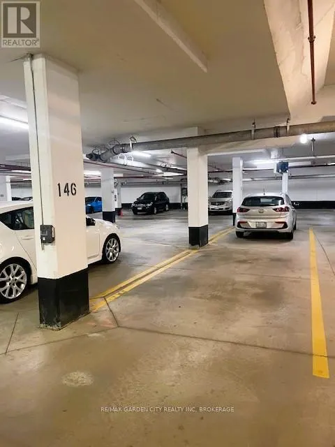 304 - 560 NORTH SERVICE ROAD, #304