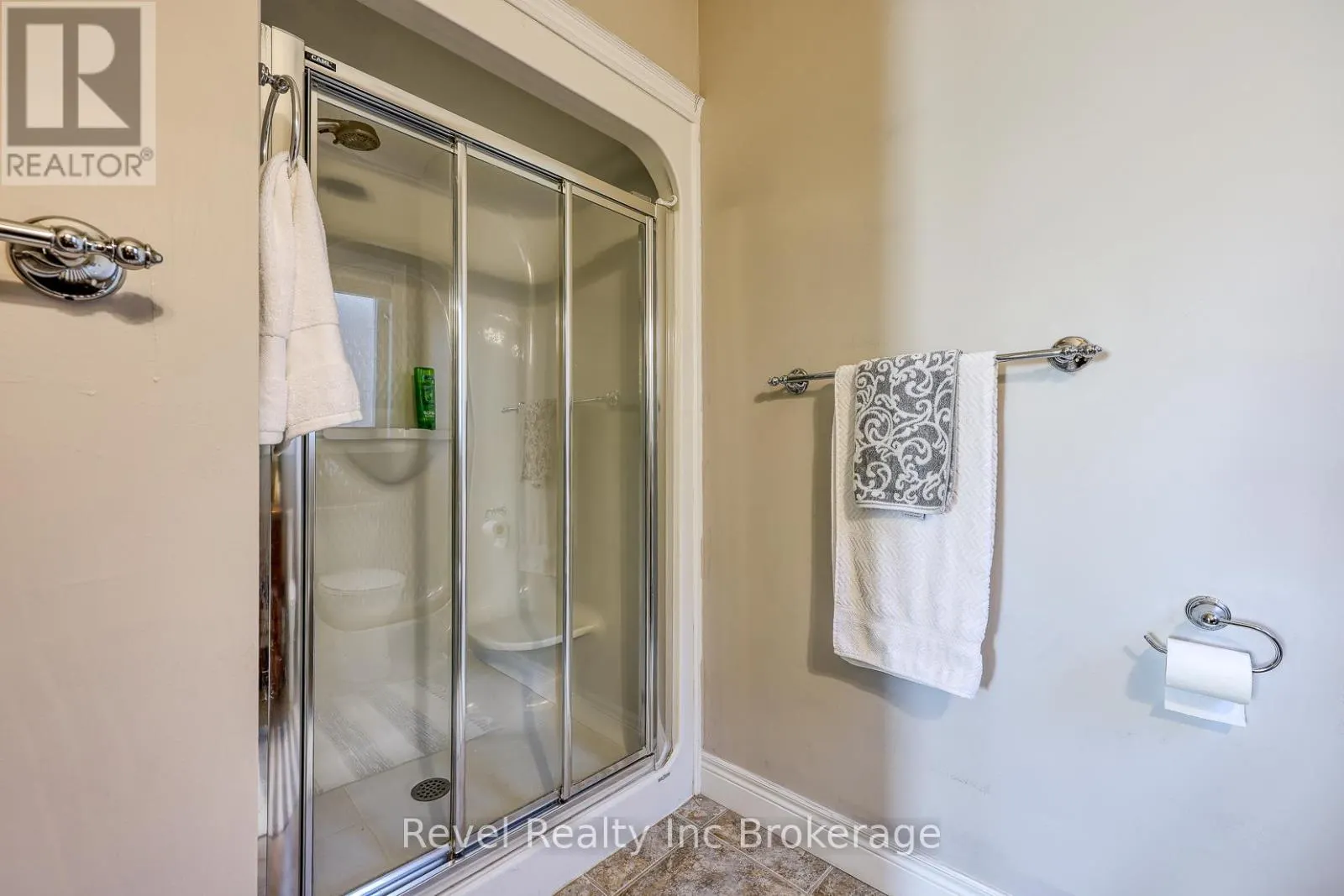 764 GARDEN COURT CRESCENT