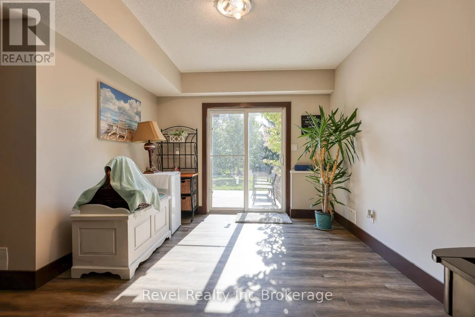 764 GARDEN COURT CRESCENT