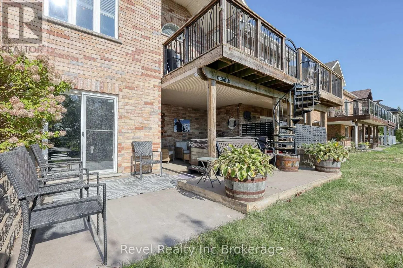 764 GARDEN COURT CRESCENT