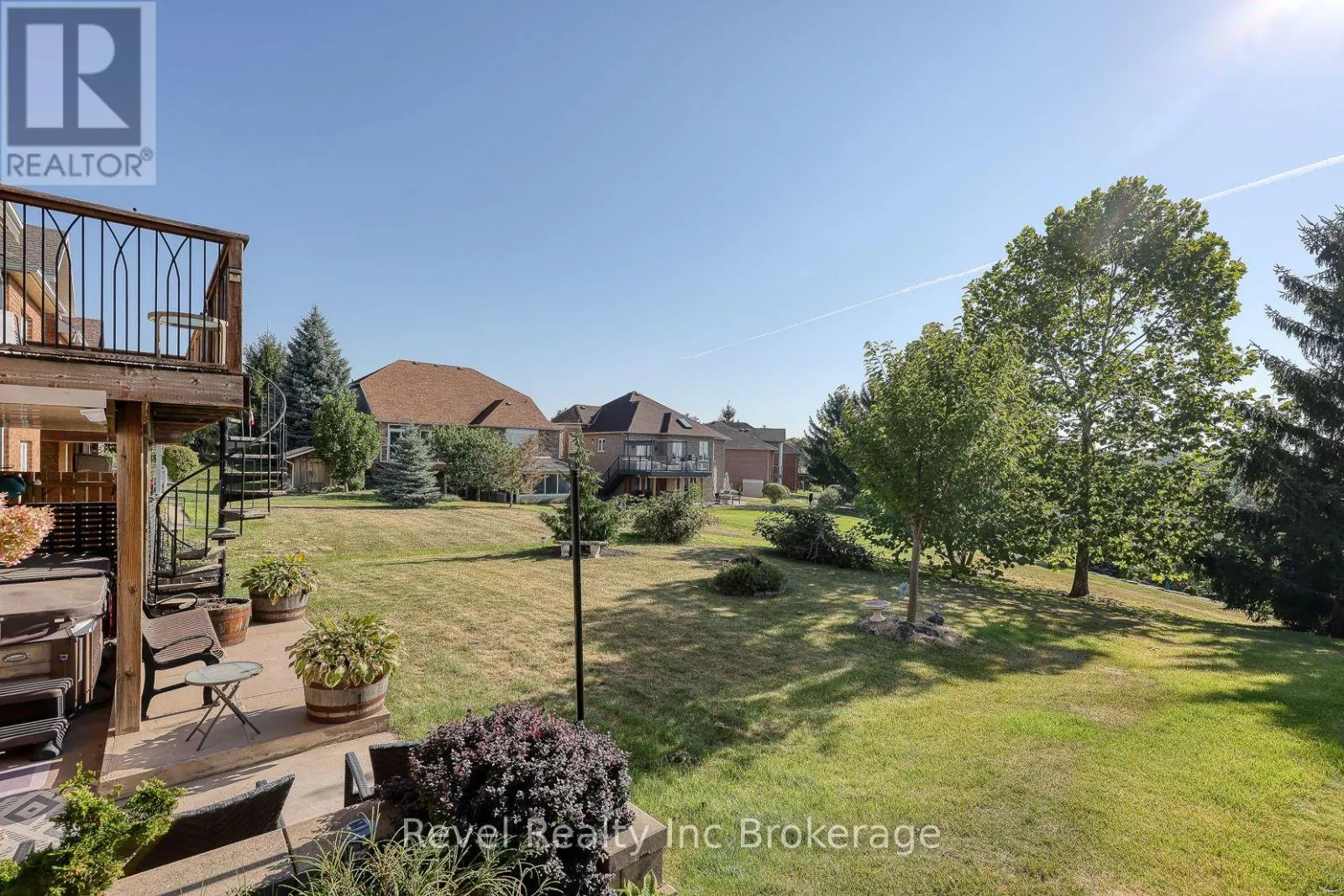 764 GARDEN COURT CRESCENT