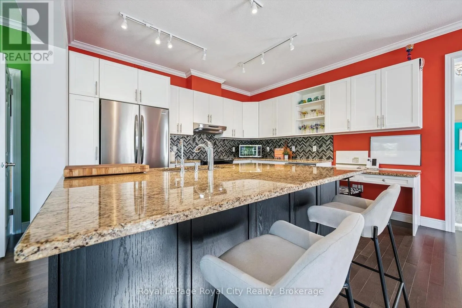 1 - 39 KAY CRESCENT, #1