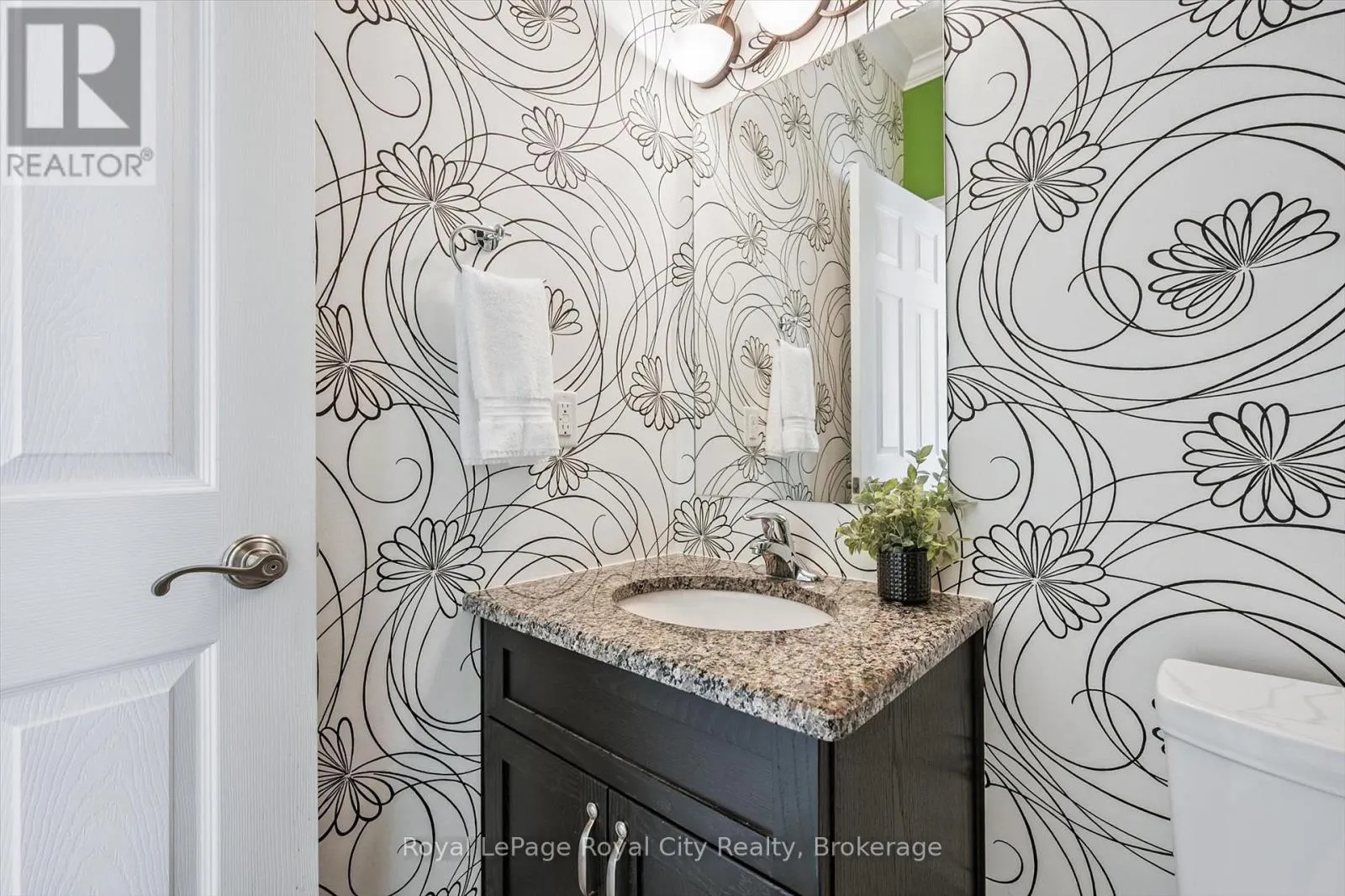 1 - 39 KAY CRESCENT, #1