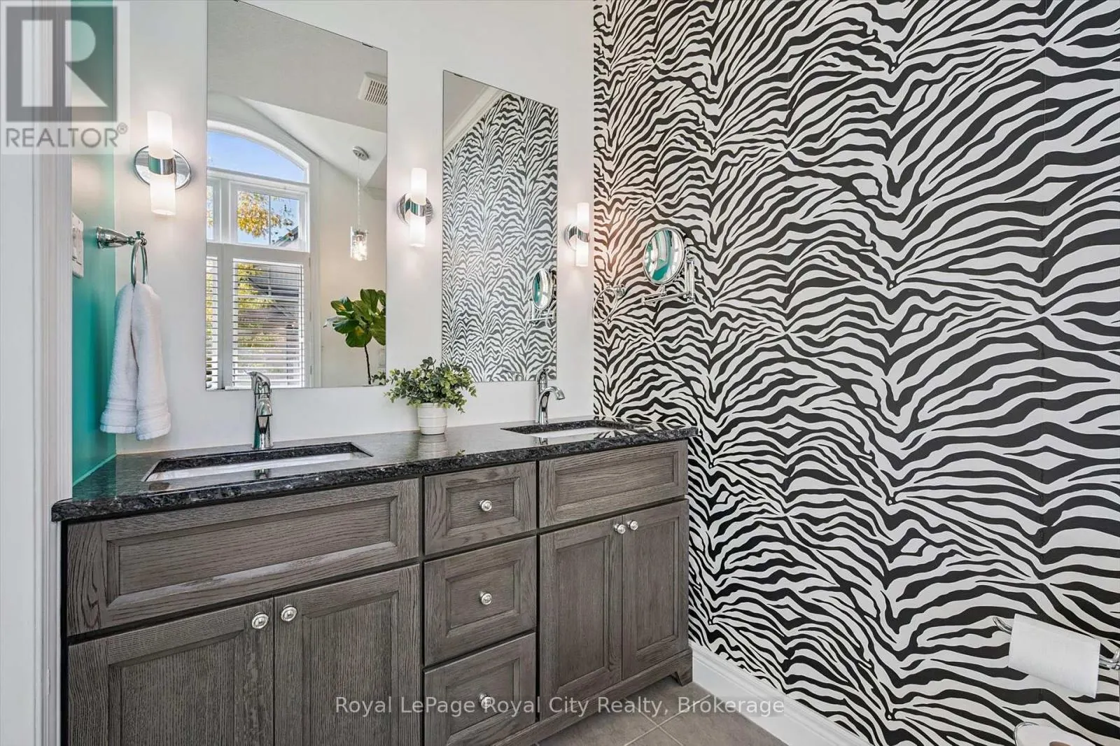 1 - 39 KAY CRESCENT, #1