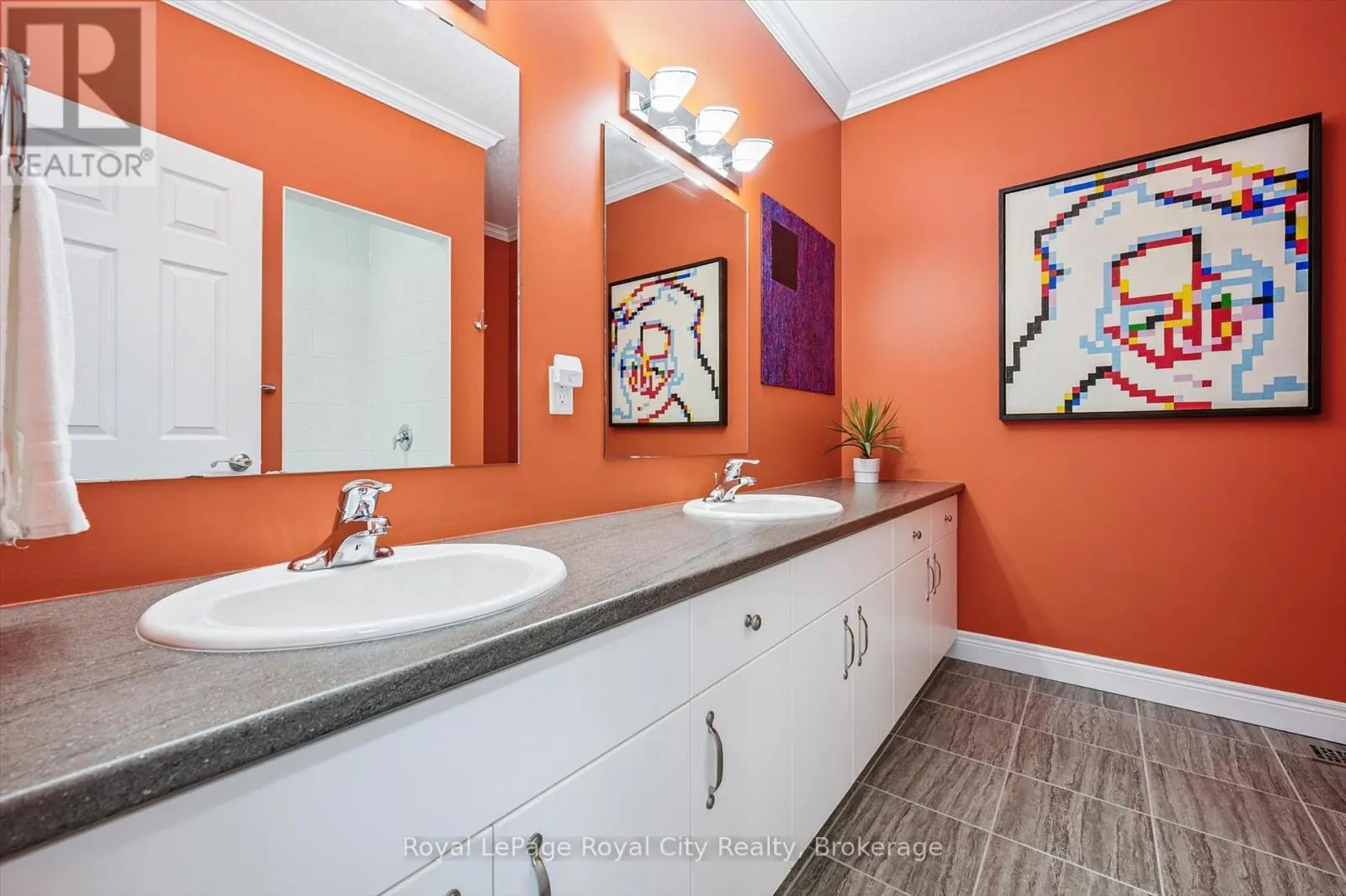 1 - 39 KAY CRESCENT, #1