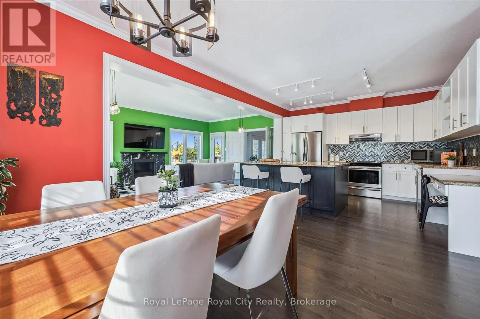1 - 39 KAY CRESCENT, #1