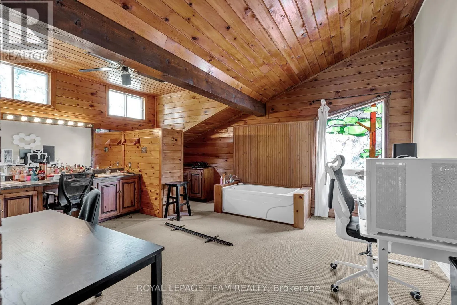 2322 SUMMERSIDE DRIVE