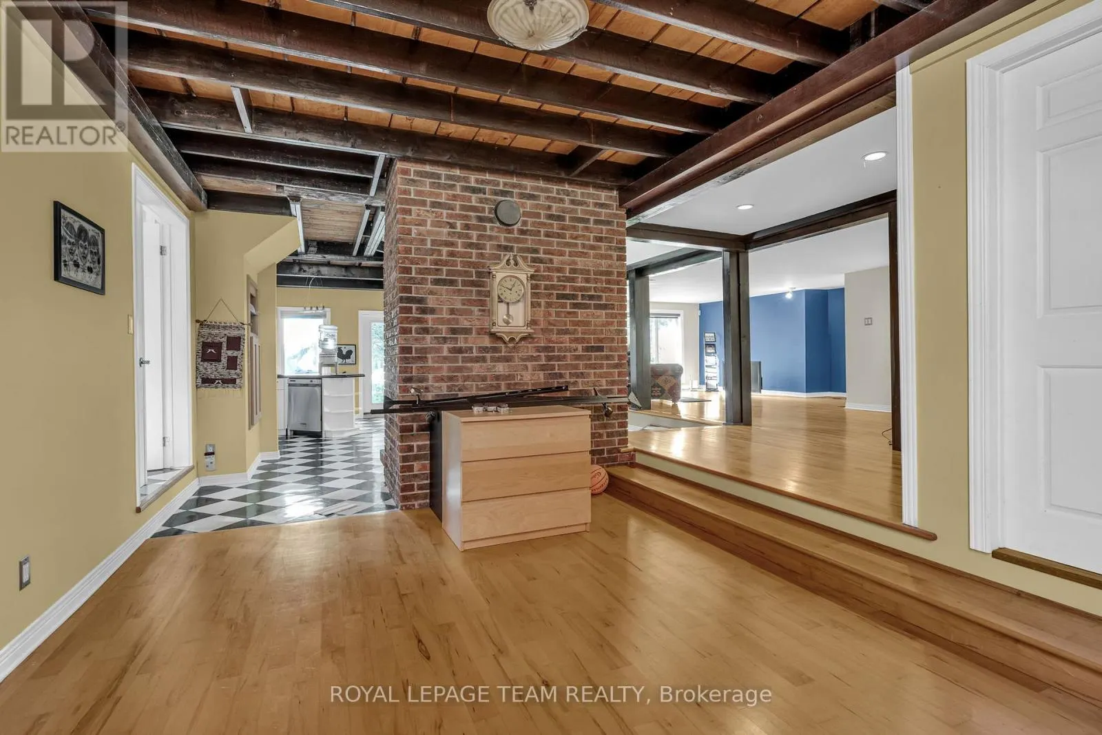 2322 SUMMERSIDE DRIVE