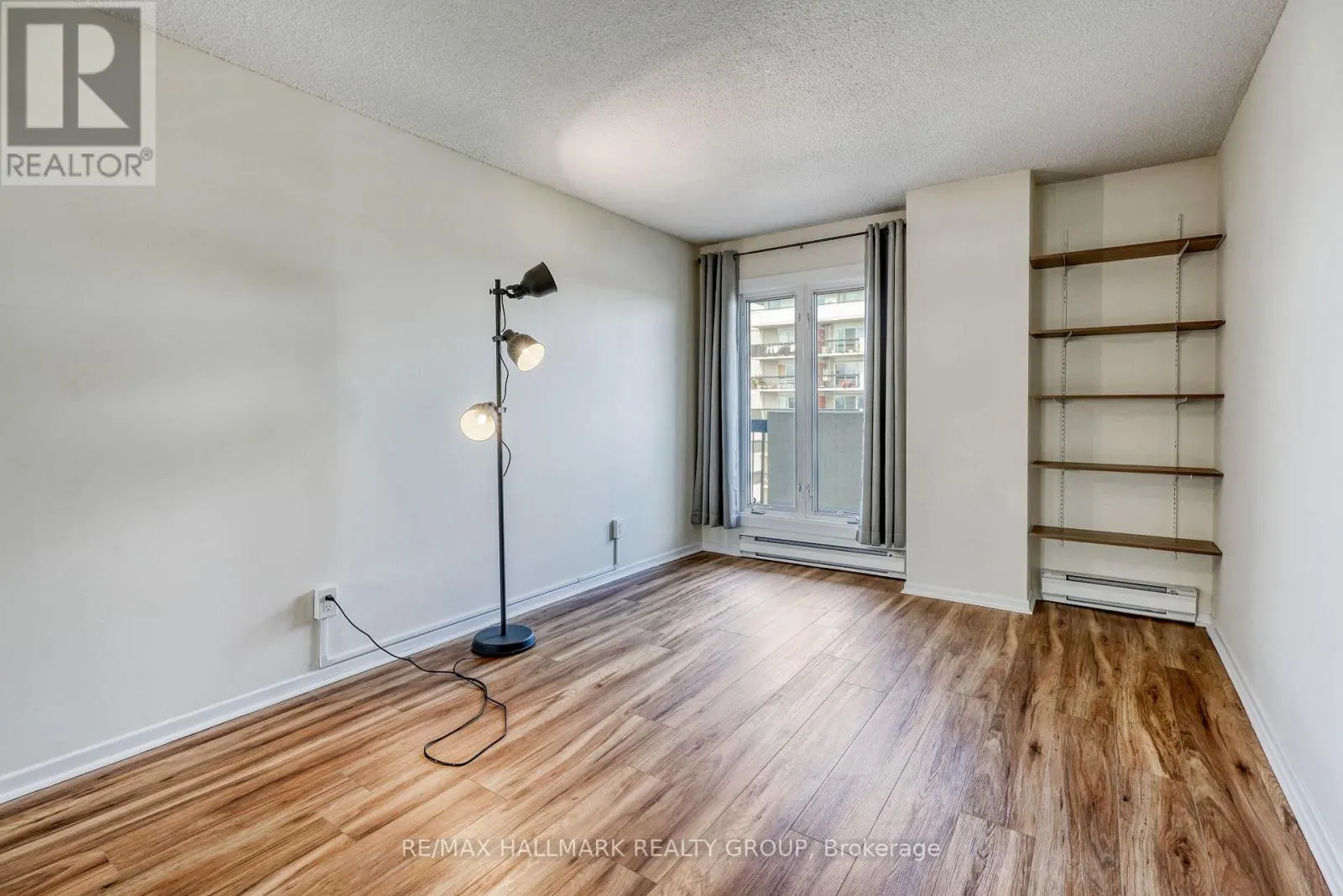 1705 - 158C MCARTHUR AVENUE