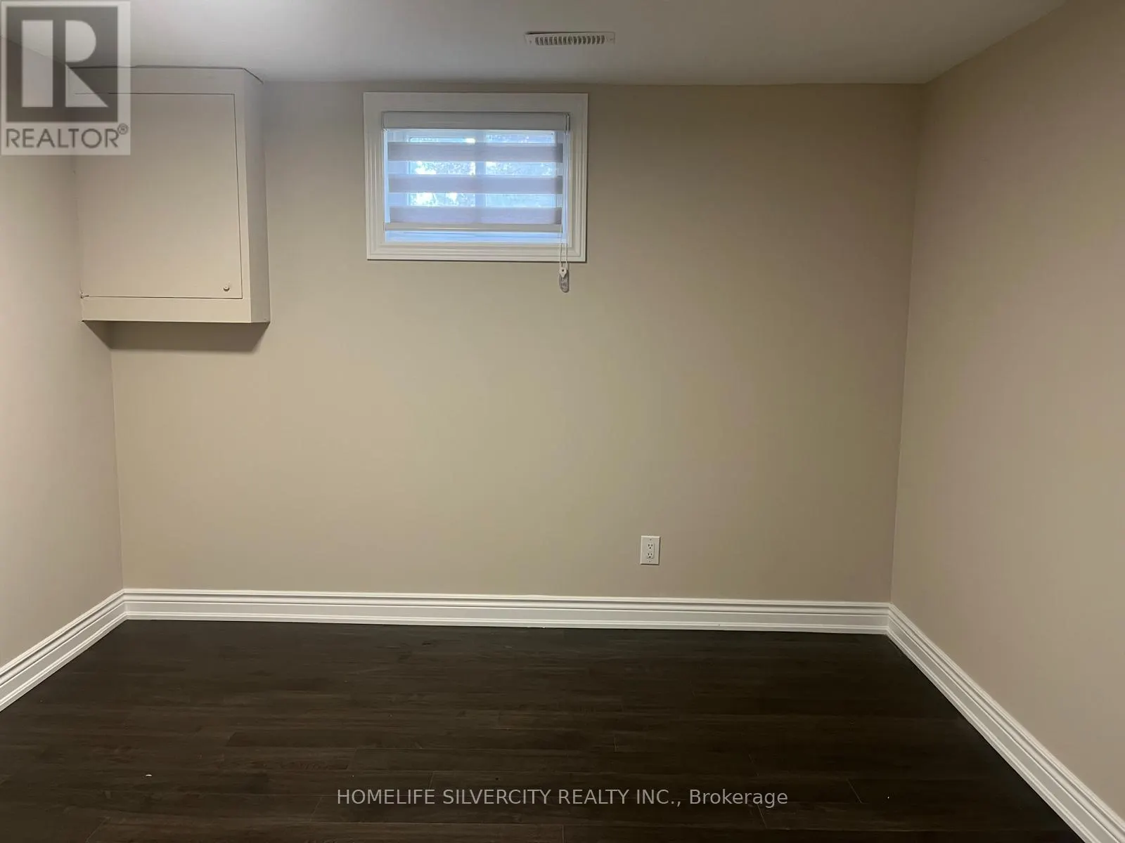 33 SWEETBRIAR DRIVE