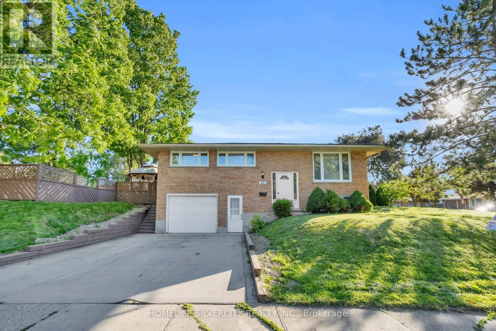 33 SWEETBRIAR DRIVE