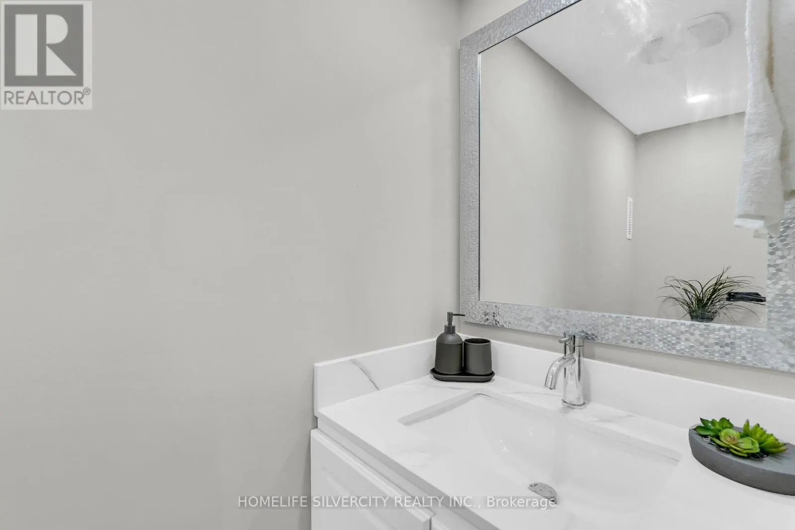 33 SWEETBRIAR DRIVE