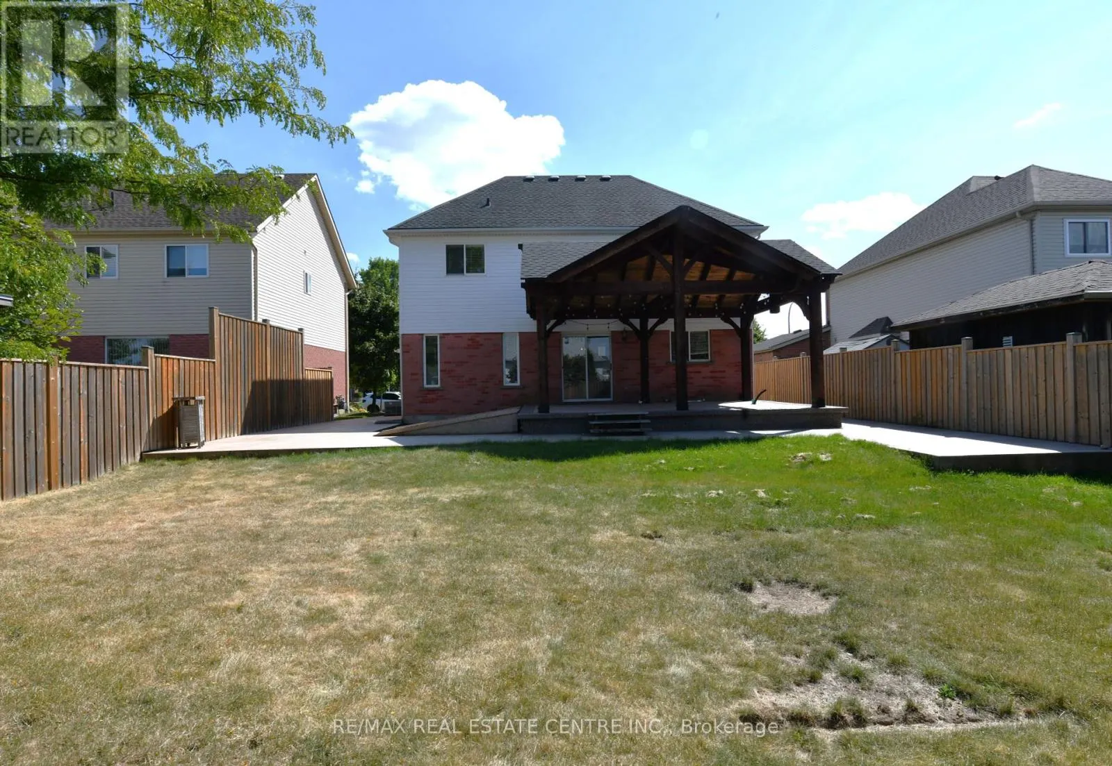 6 SHADYRIDGE PLACE