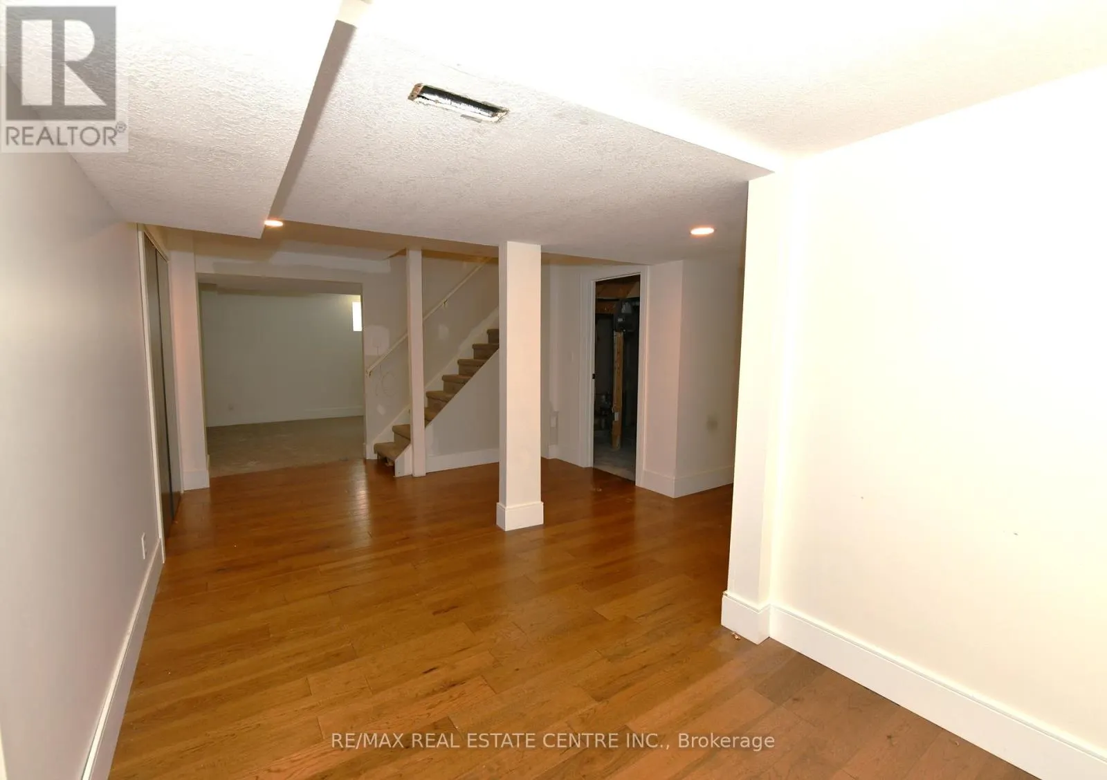 6 SHADYRIDGE PLACE