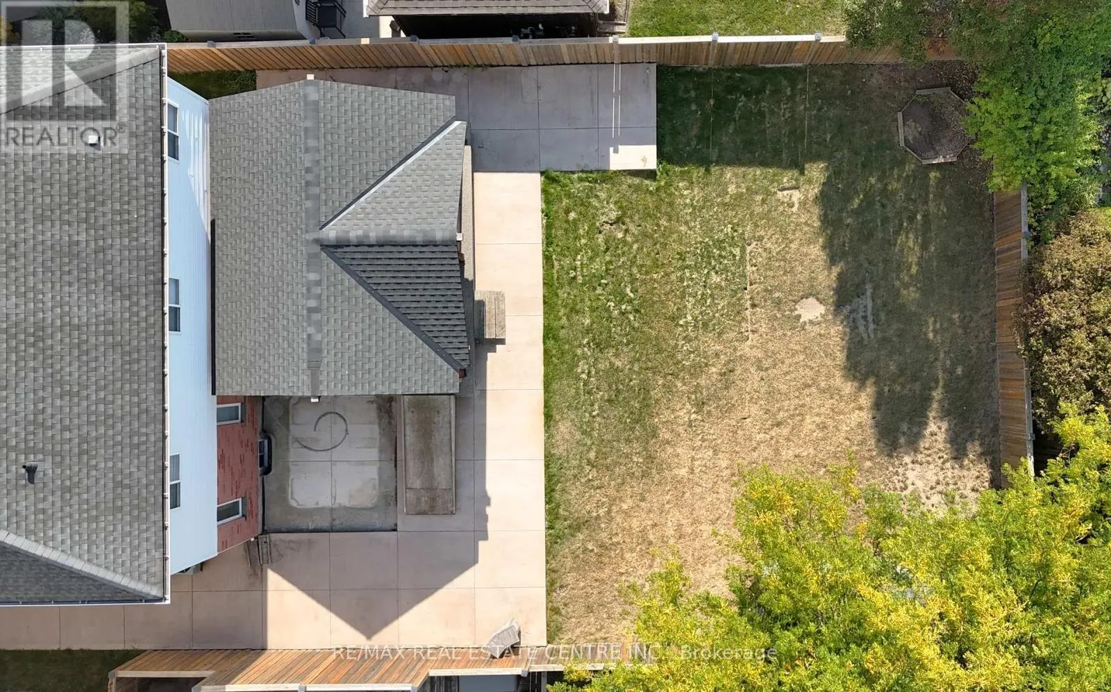 6 SHADYRIDGE PLACE