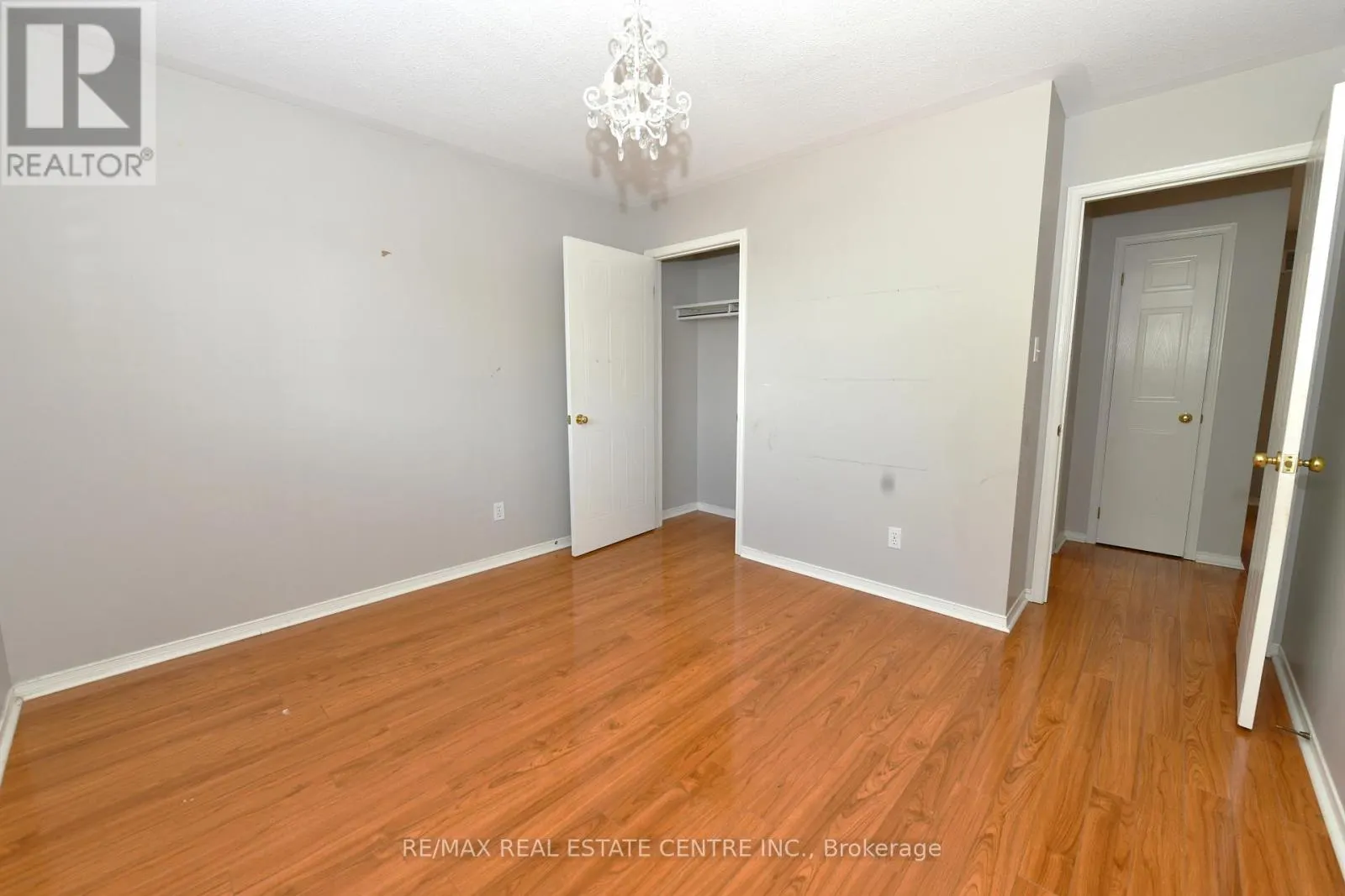 6 SHADYRIDGE PLACE