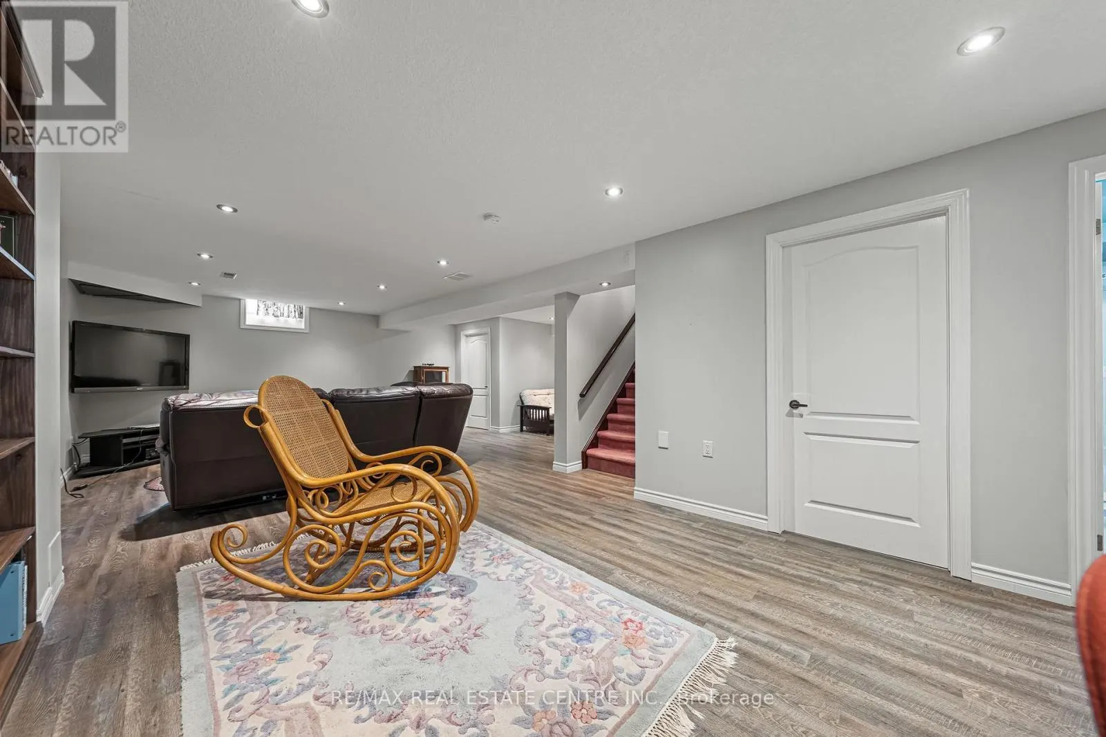 6 - 110 BEASLEY CRESCENT