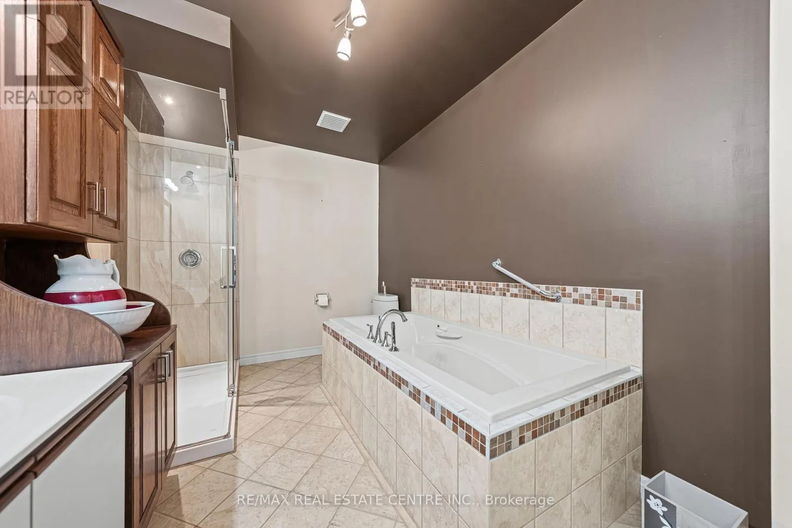 6 - 110 BEASLEY CRESCENT