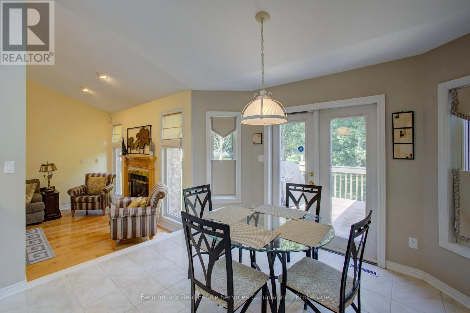 10 OAKWOOD COURT