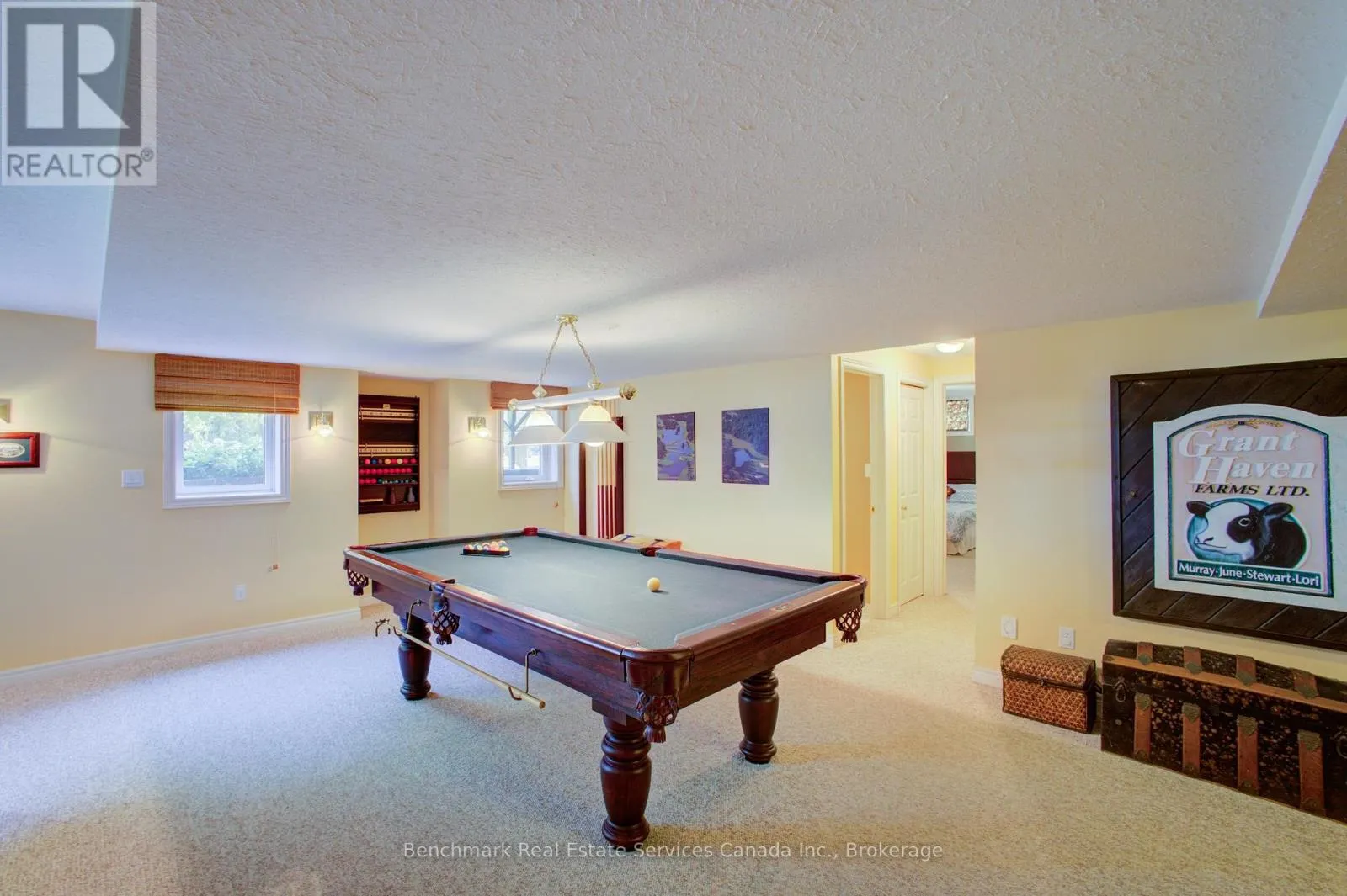 10 OAKWOOD COURT