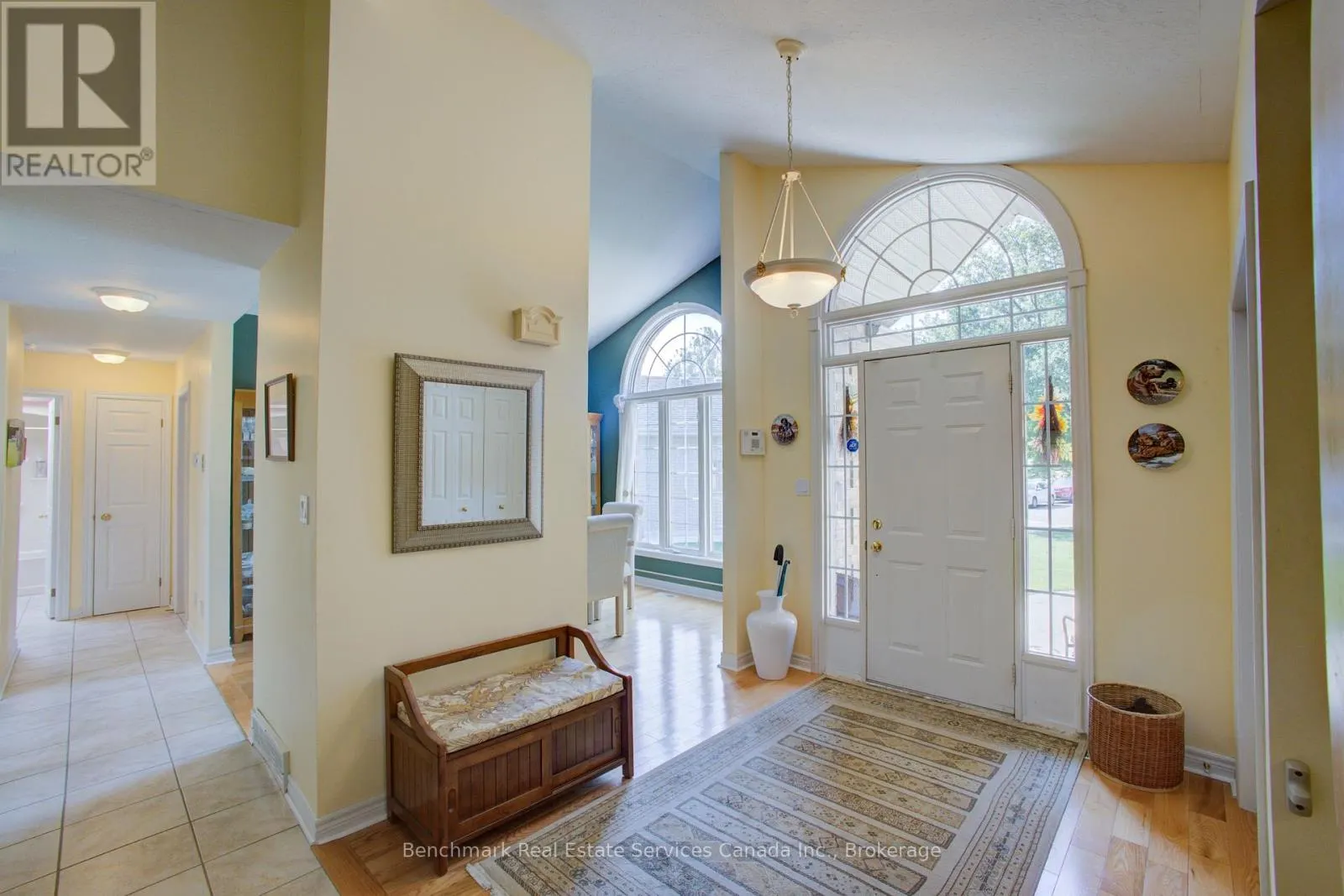 10 OAKWOOD COURT
