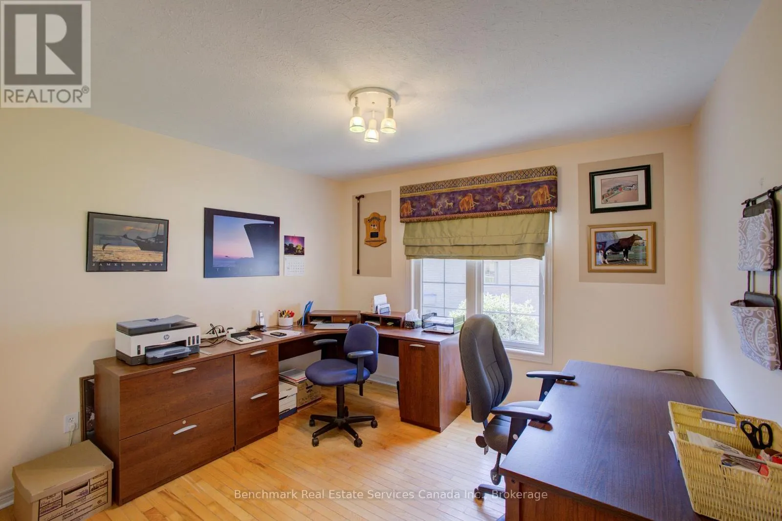 10 OAKWOOD COURT