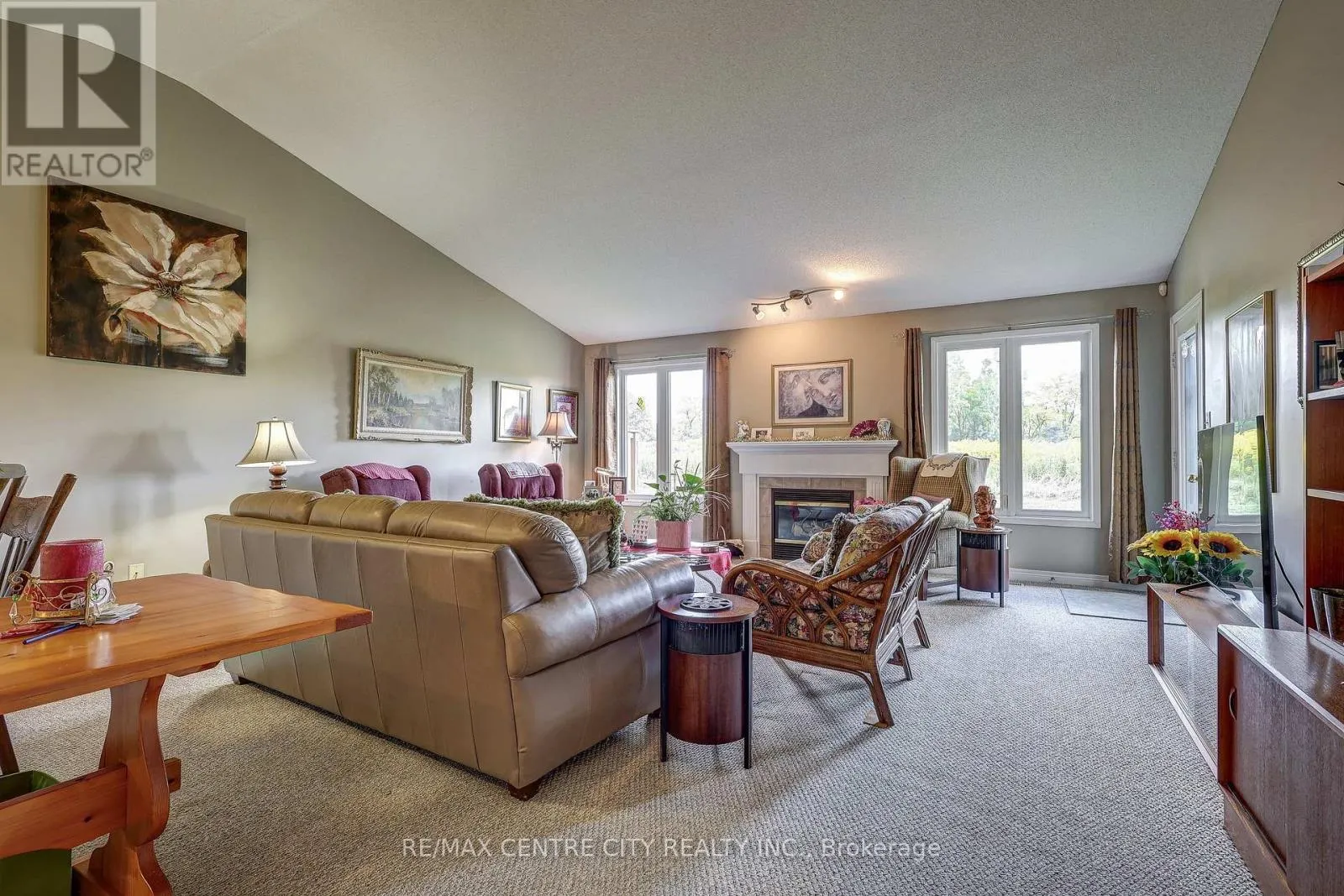 22 - 87 DONKER DRIVE, #22