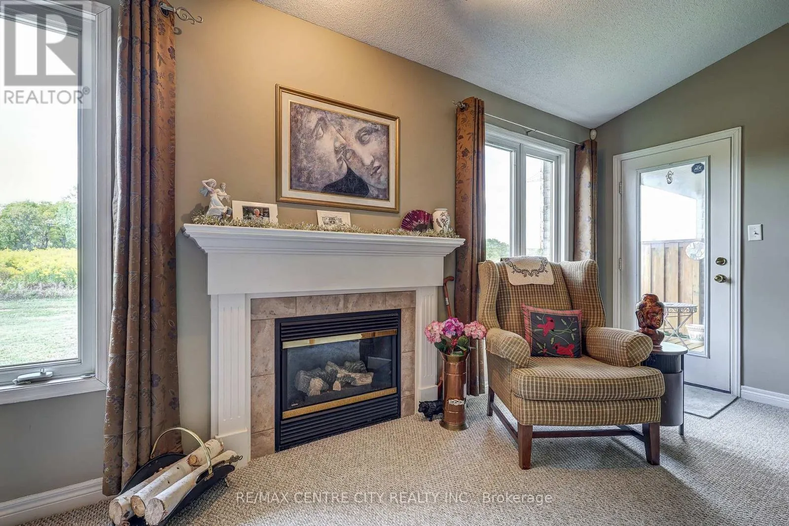 22 - 87 DONKER DRIVE, #22