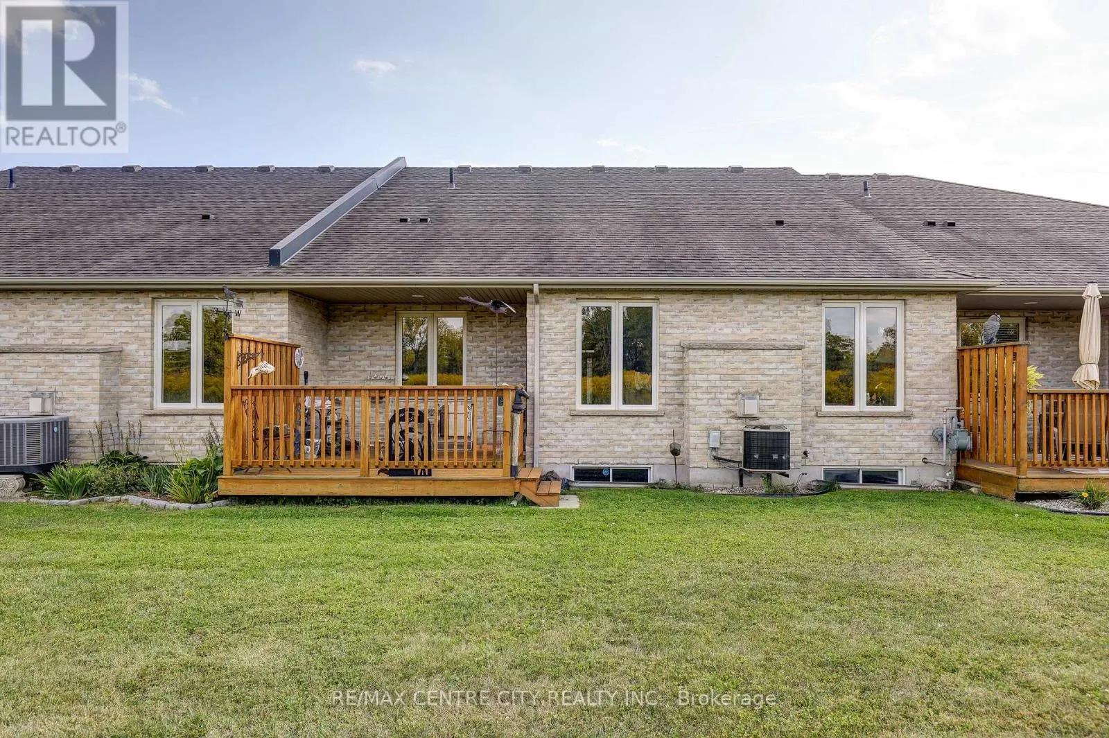 22 - 87 DONKER DRIVE, #22