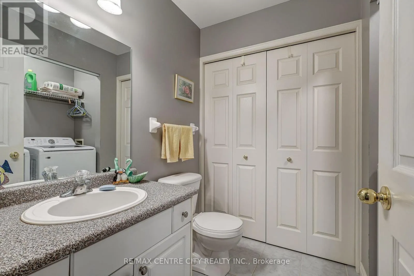 22 - 87 DONKER DRIVE, #22