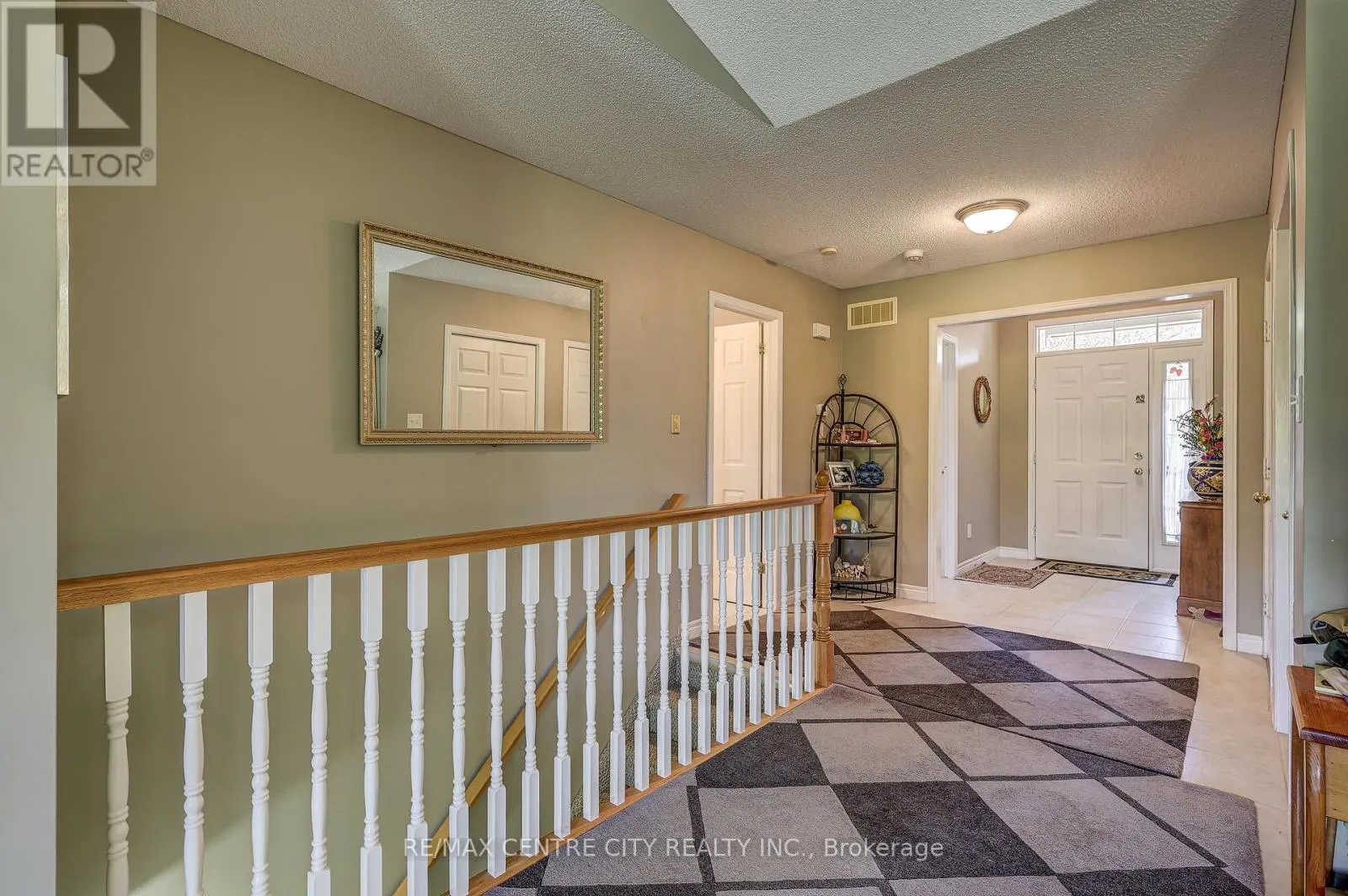 22 - 87 DONKER DRIVE, #22